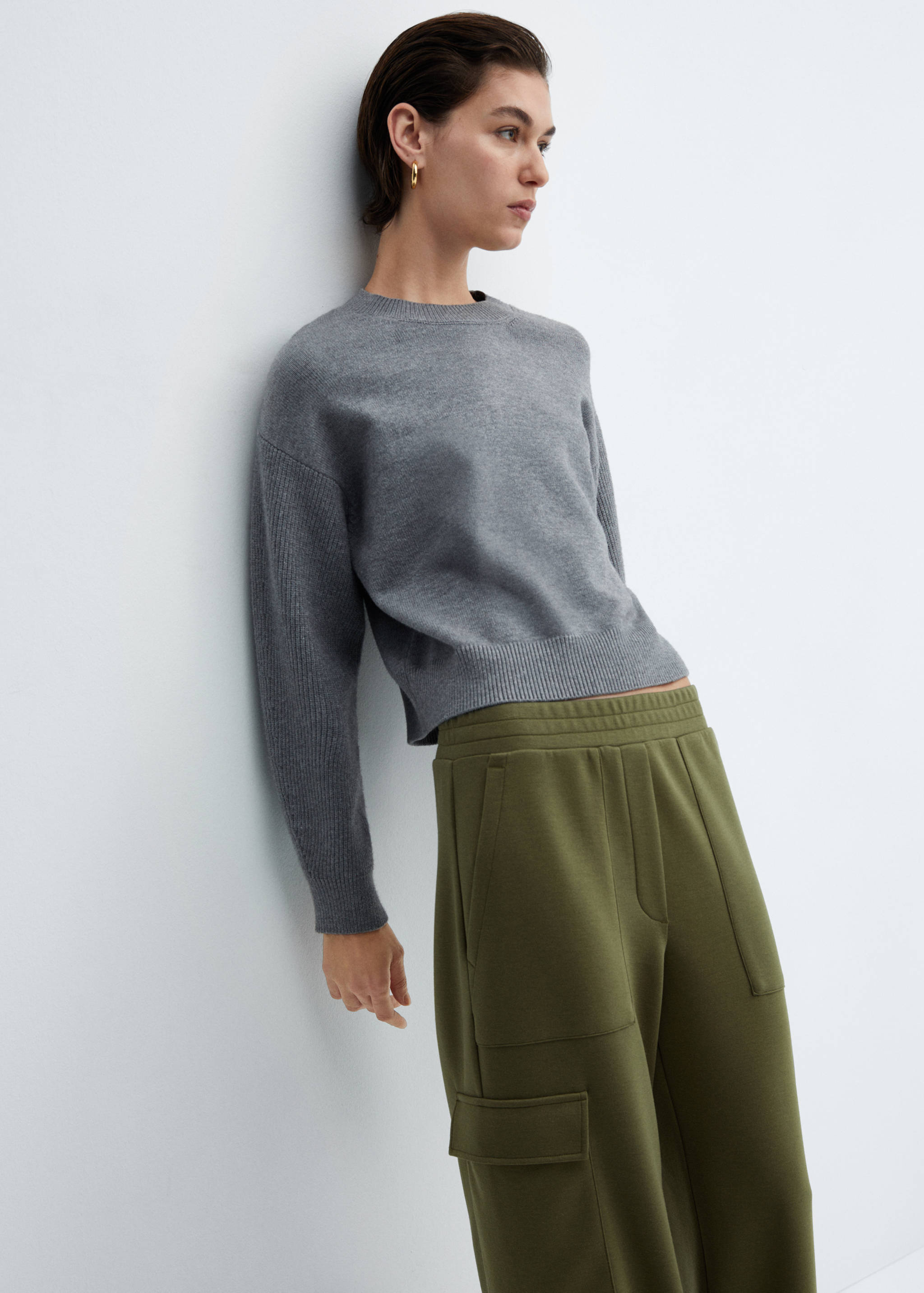 Elastic waist cargo pants - Details of the article 1