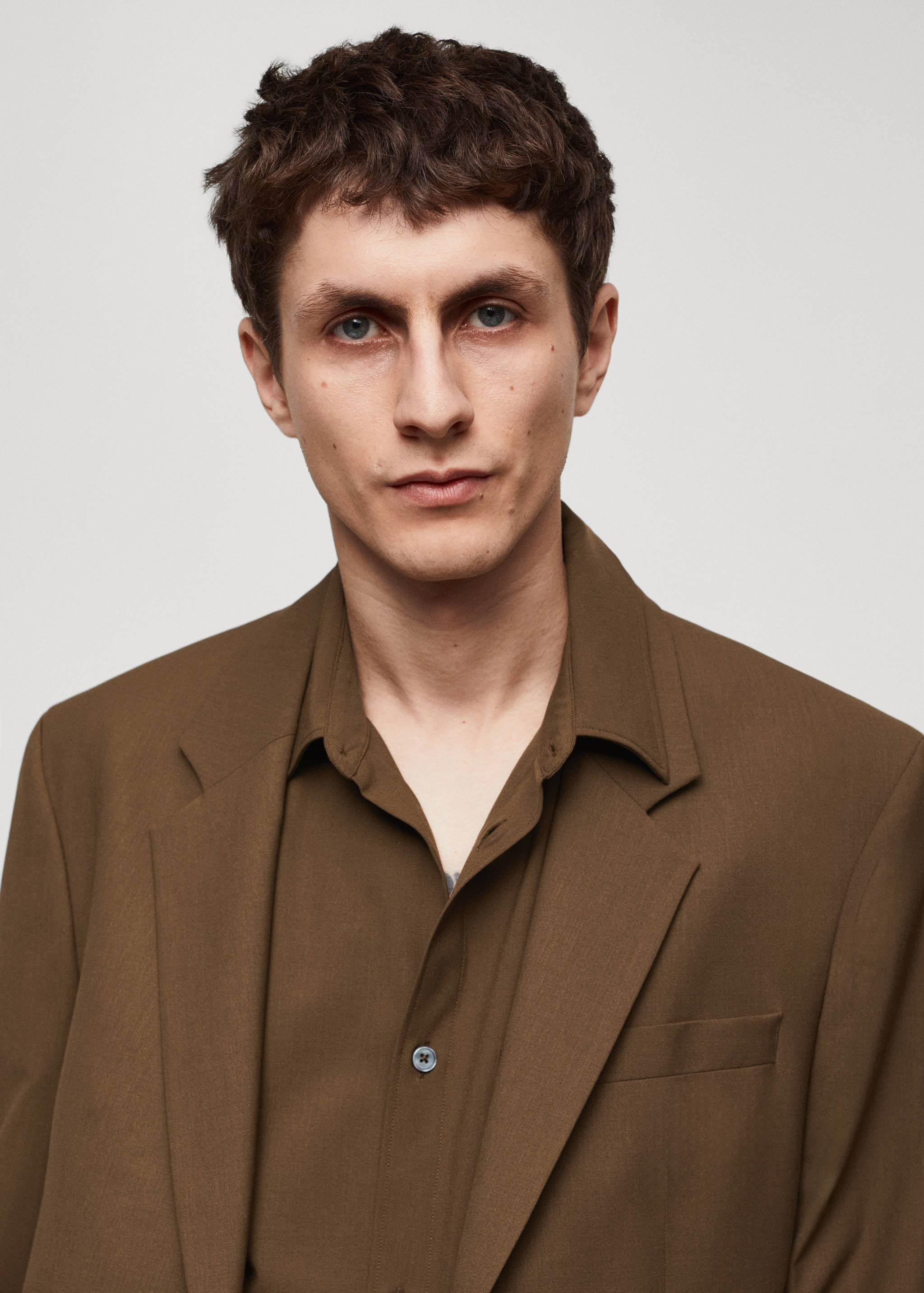 Blazer de fato regular fit de lã fria - Pormenor do artigo 1