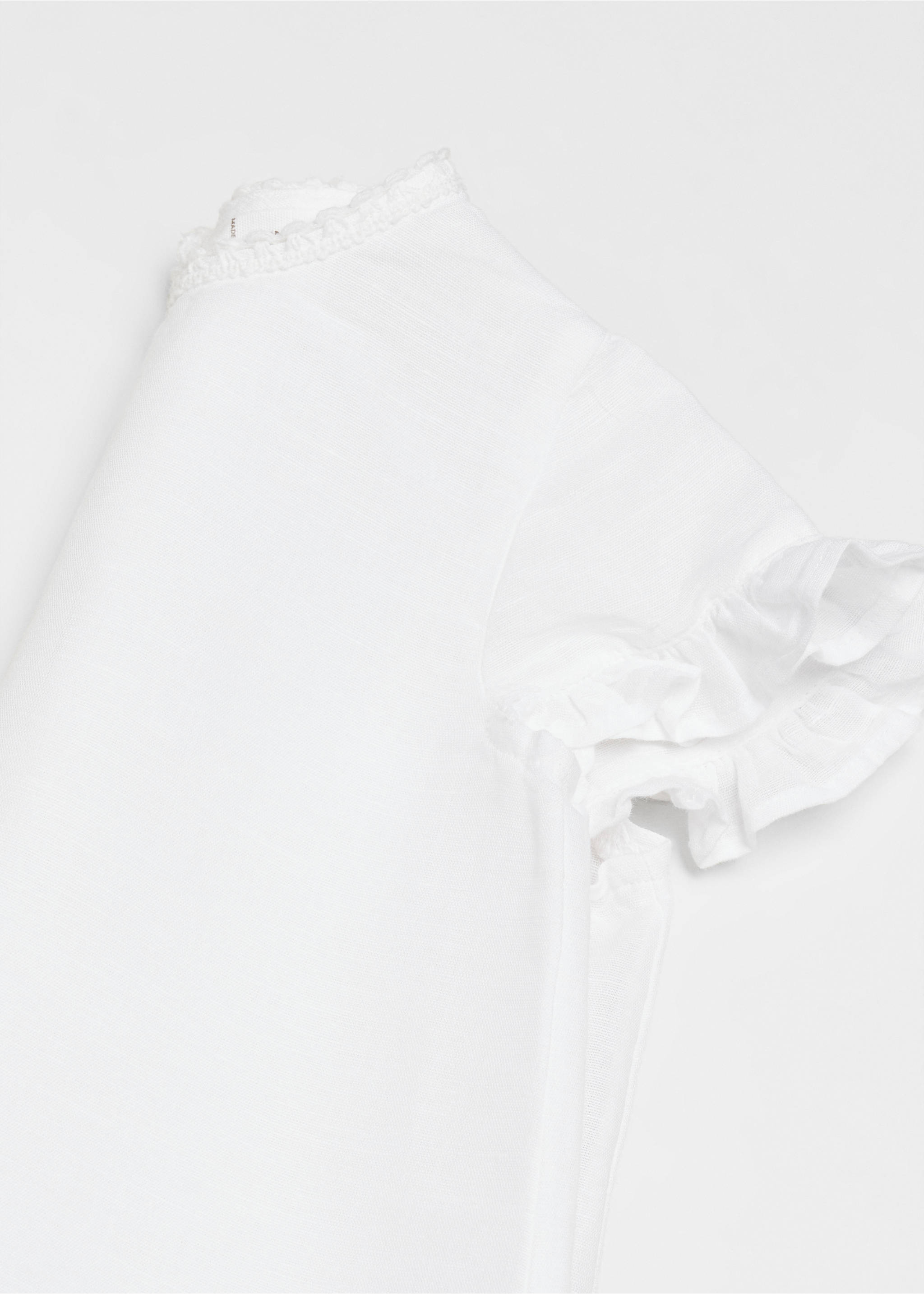 Blouse volantée lin - Détail de l'article 8, Blanc cassé. Ref: 67055146-00.