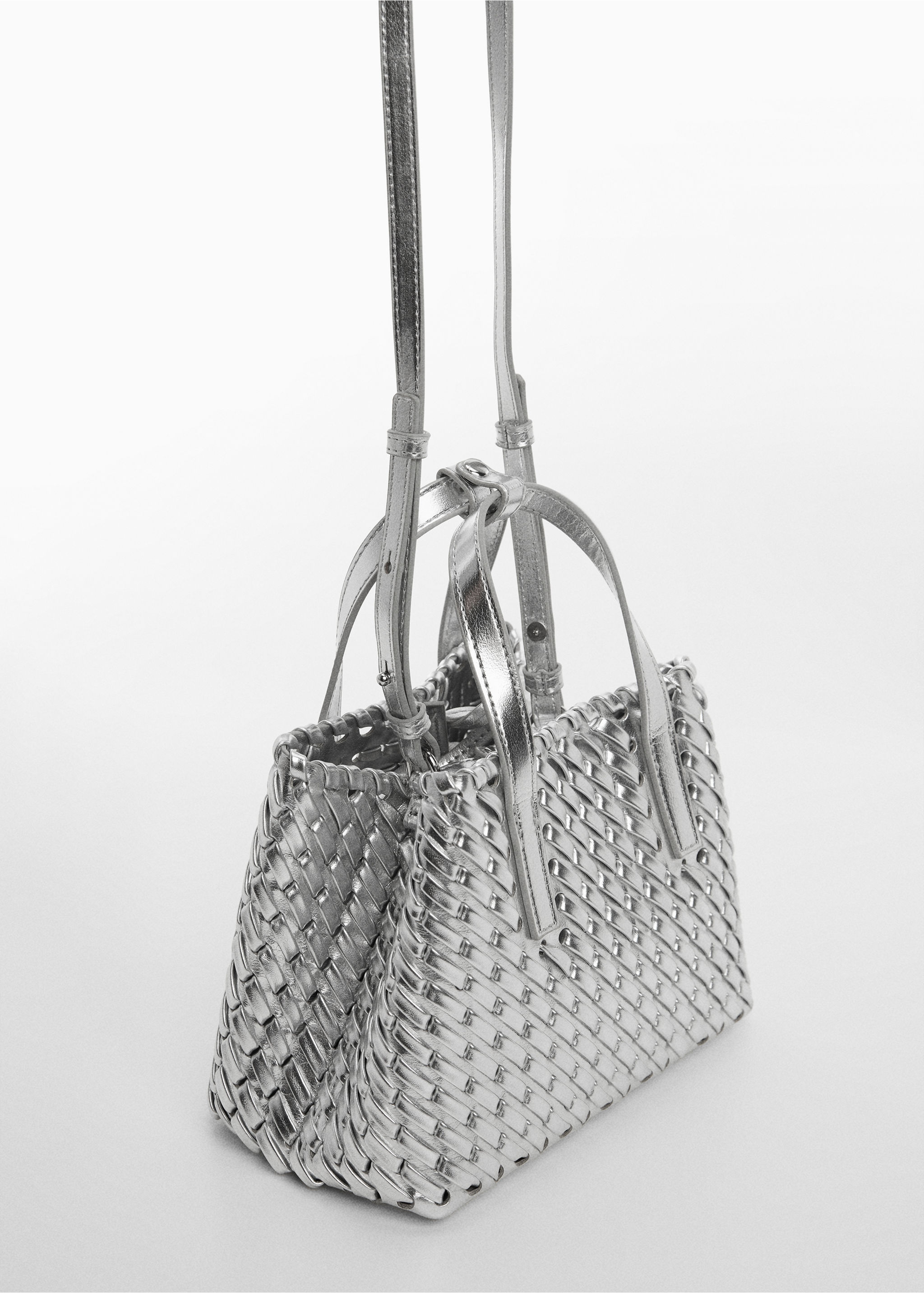Sac tressé anse double - Plan moyen