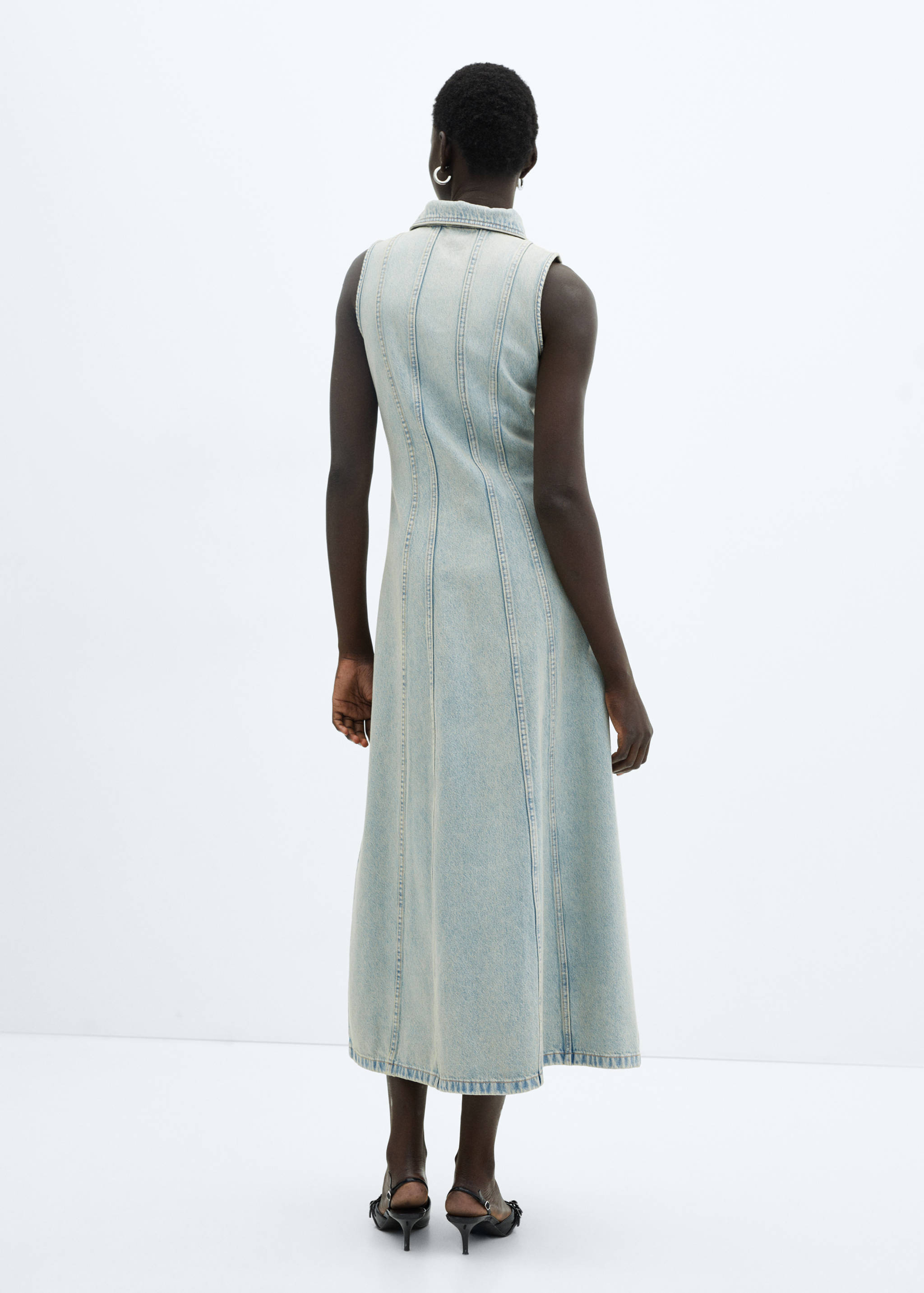 Robe en jean boutons - Verso de l’article