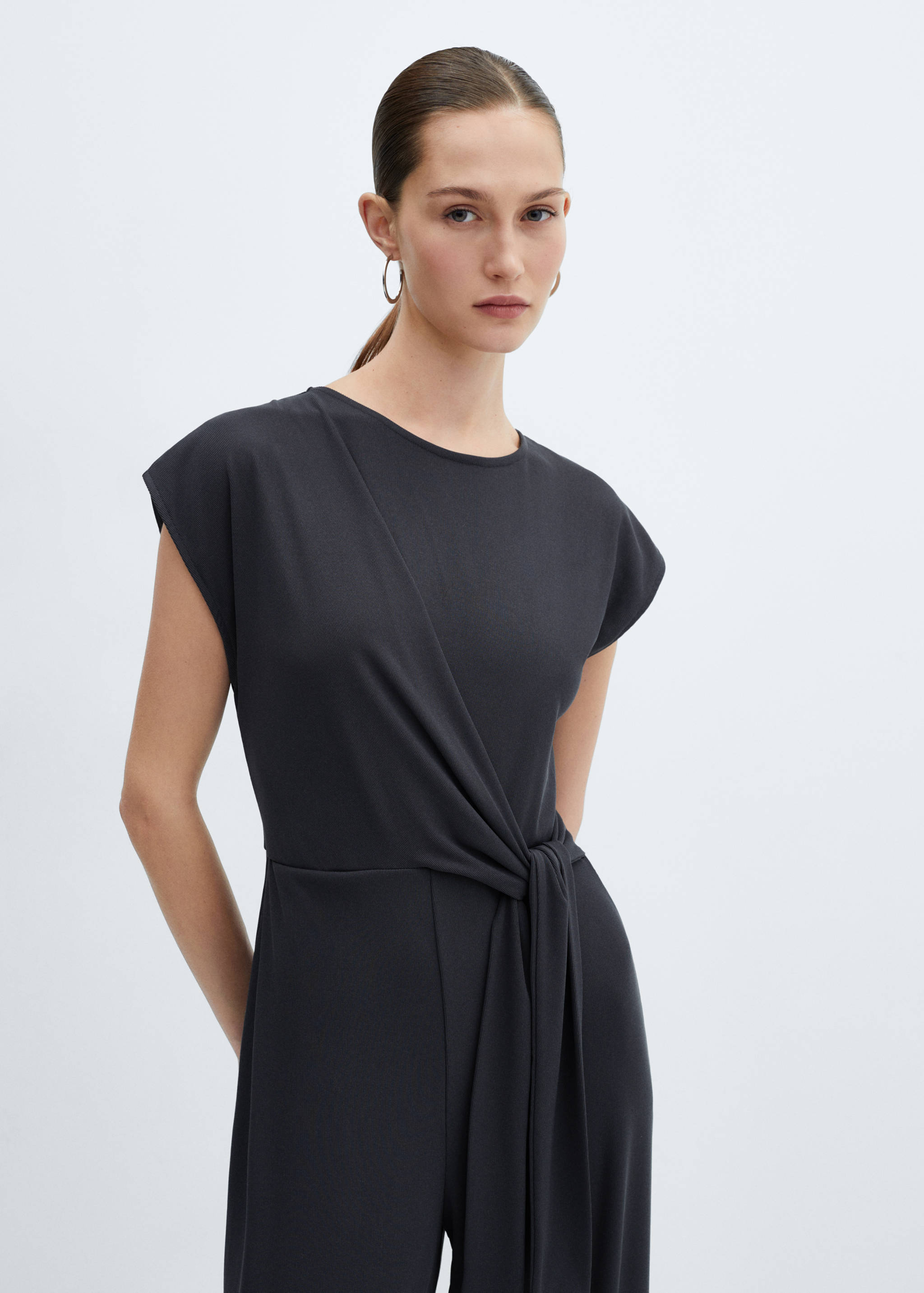 Macacão comprido laço - Plano médio