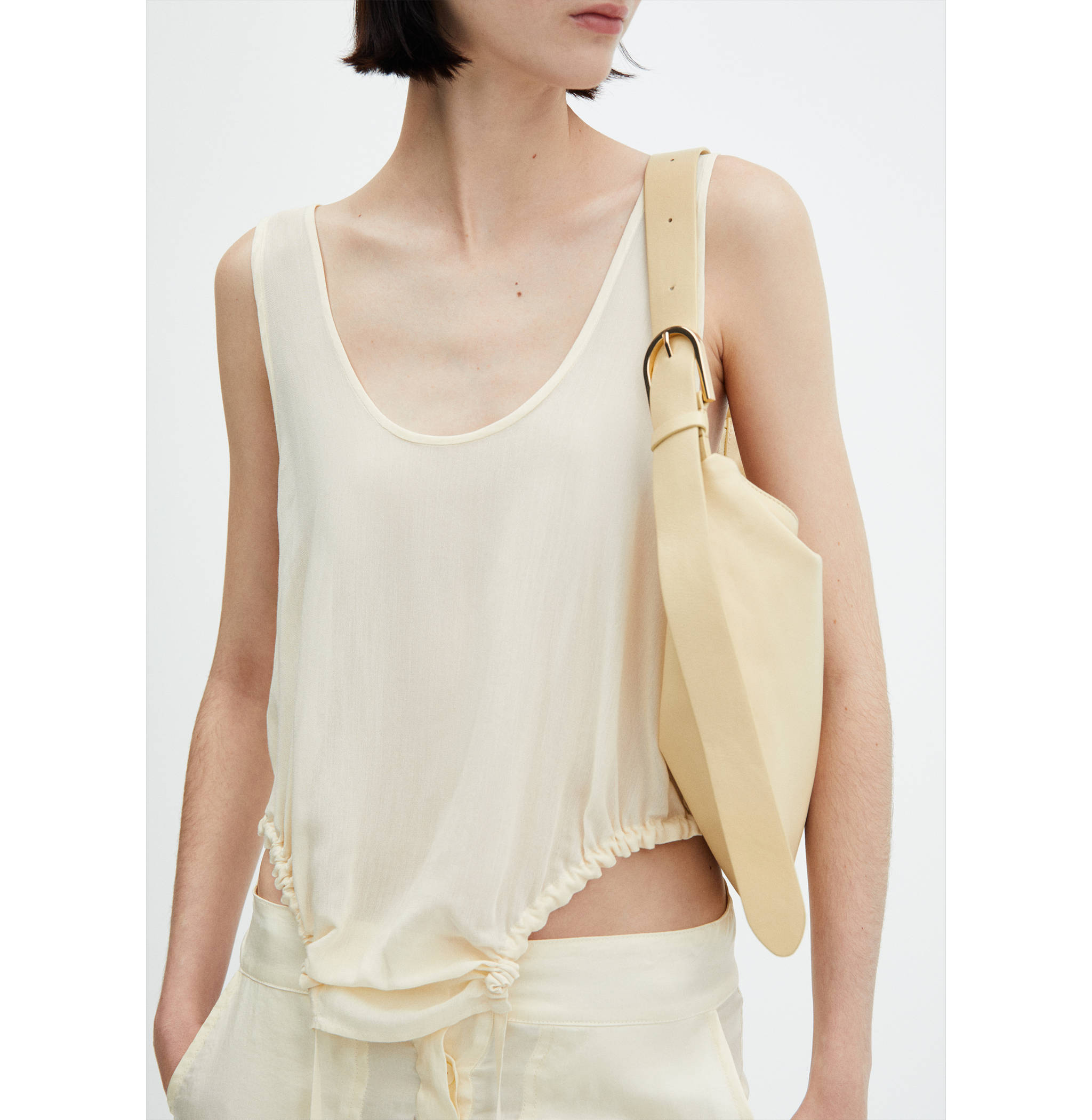 Semi-transparent top with side pleats - Details of the article 6
