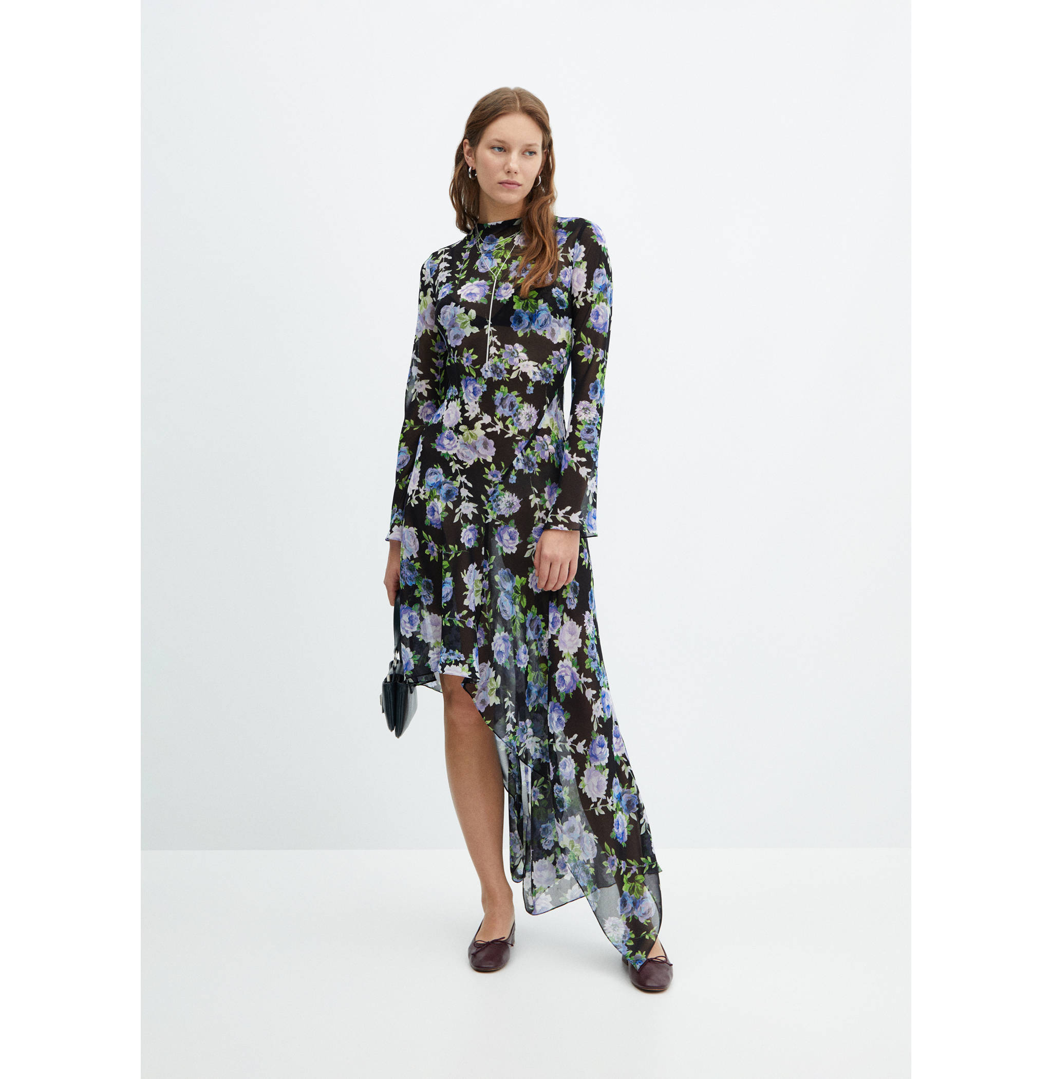 Asymmetrical floral dress - General plane