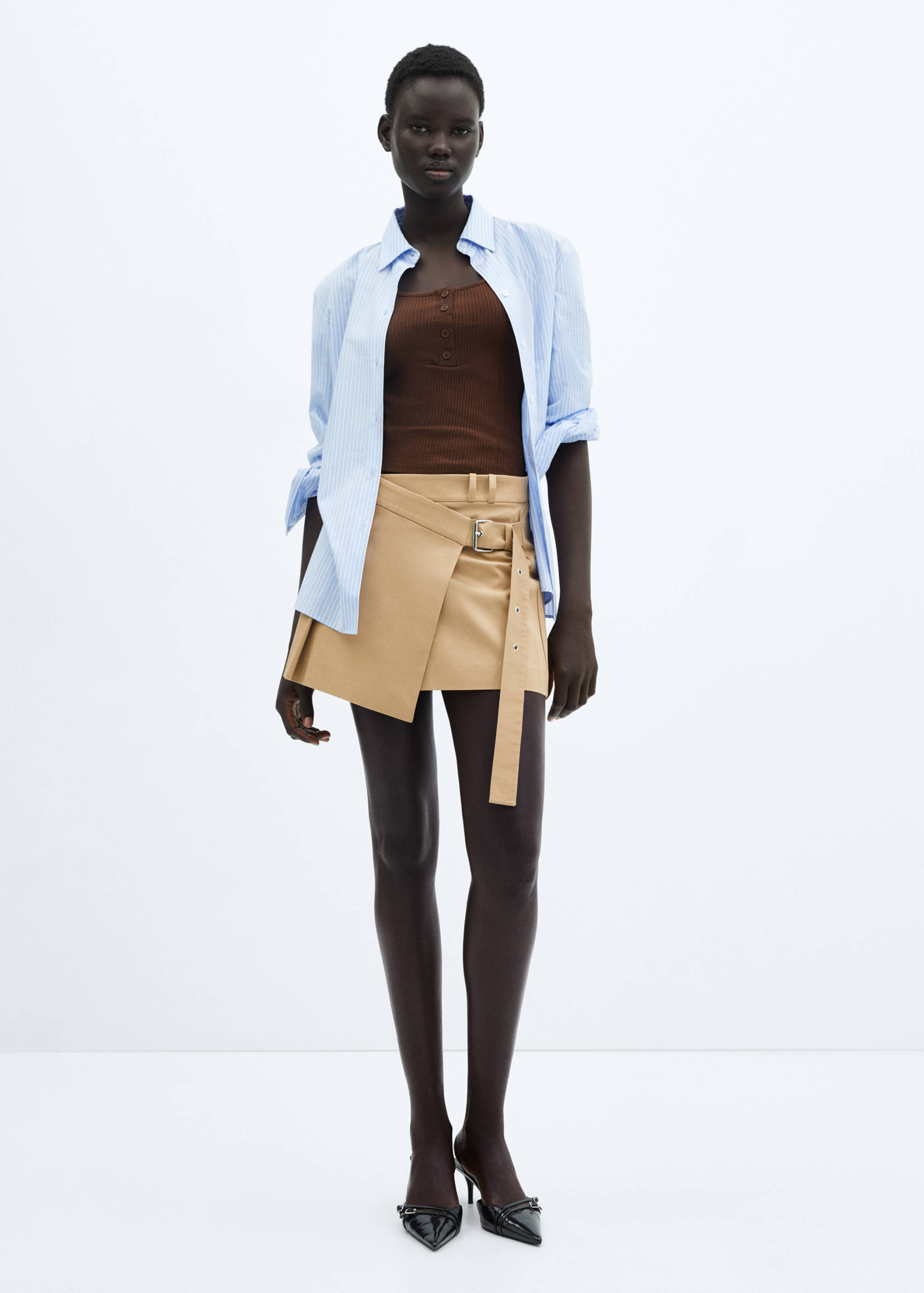 Buttoned ribbed top - General plane