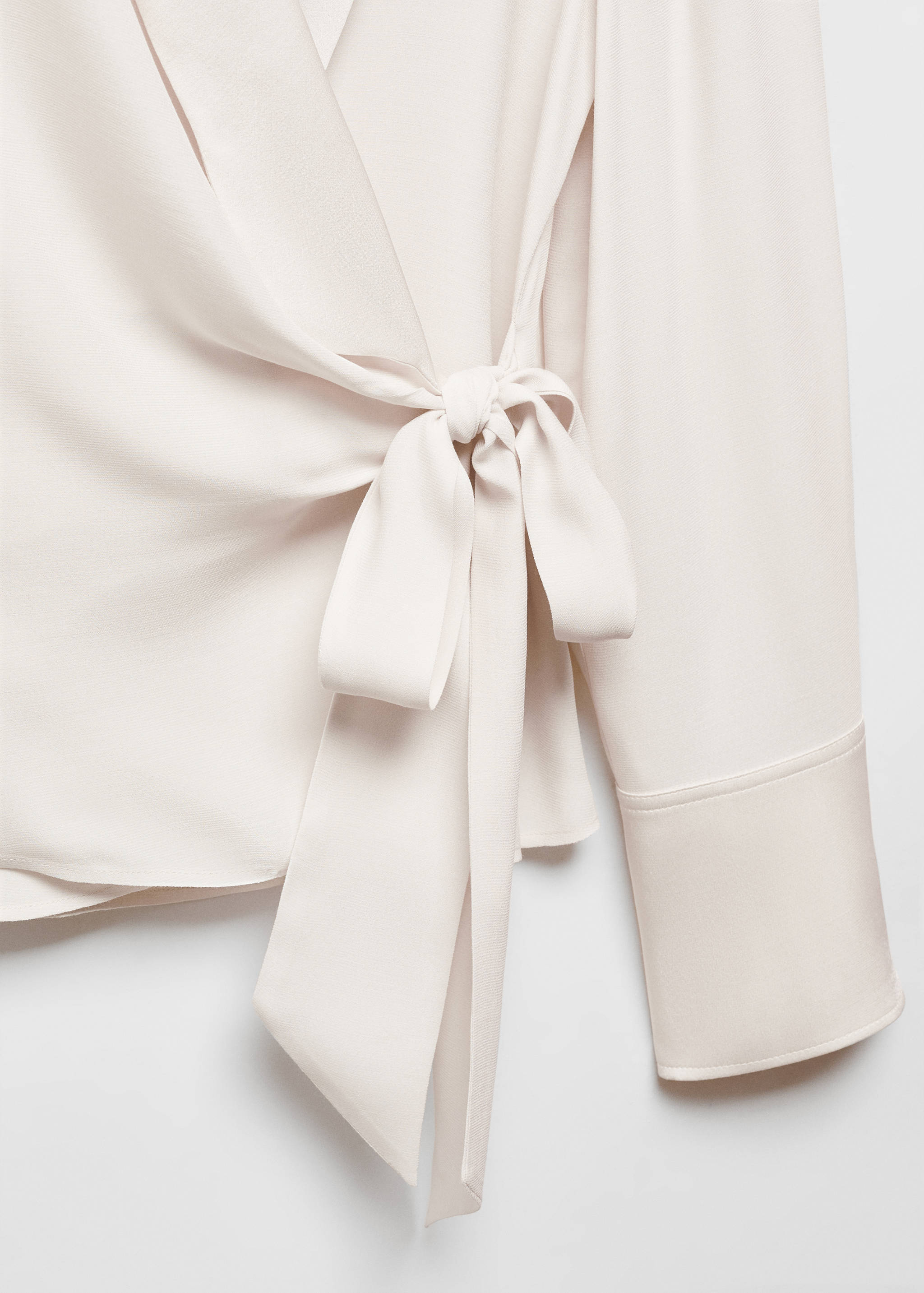 Double-breasted blouse with bow - Details of the article 8