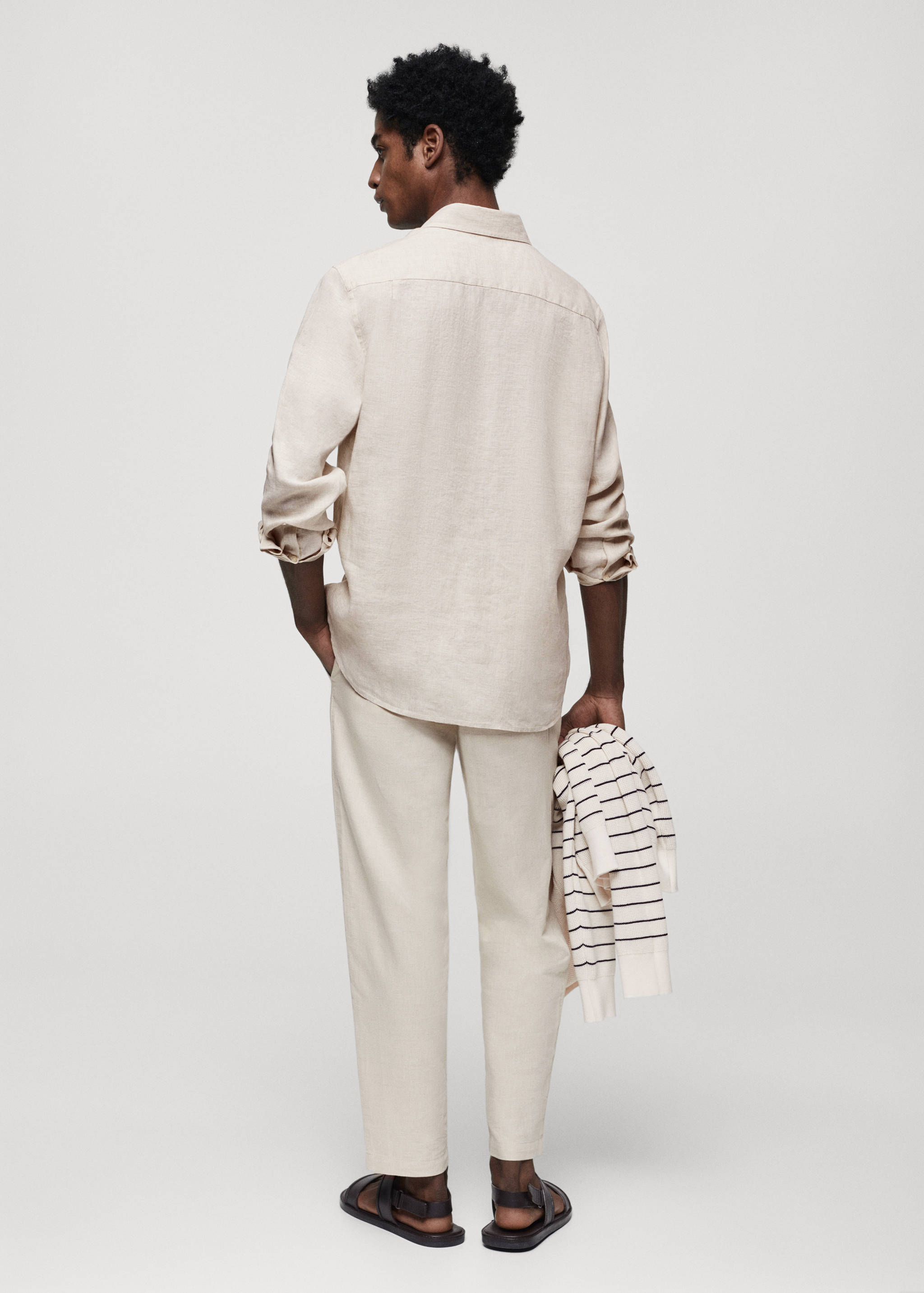 Classic fit 100% linen shirt - Reverse of the article