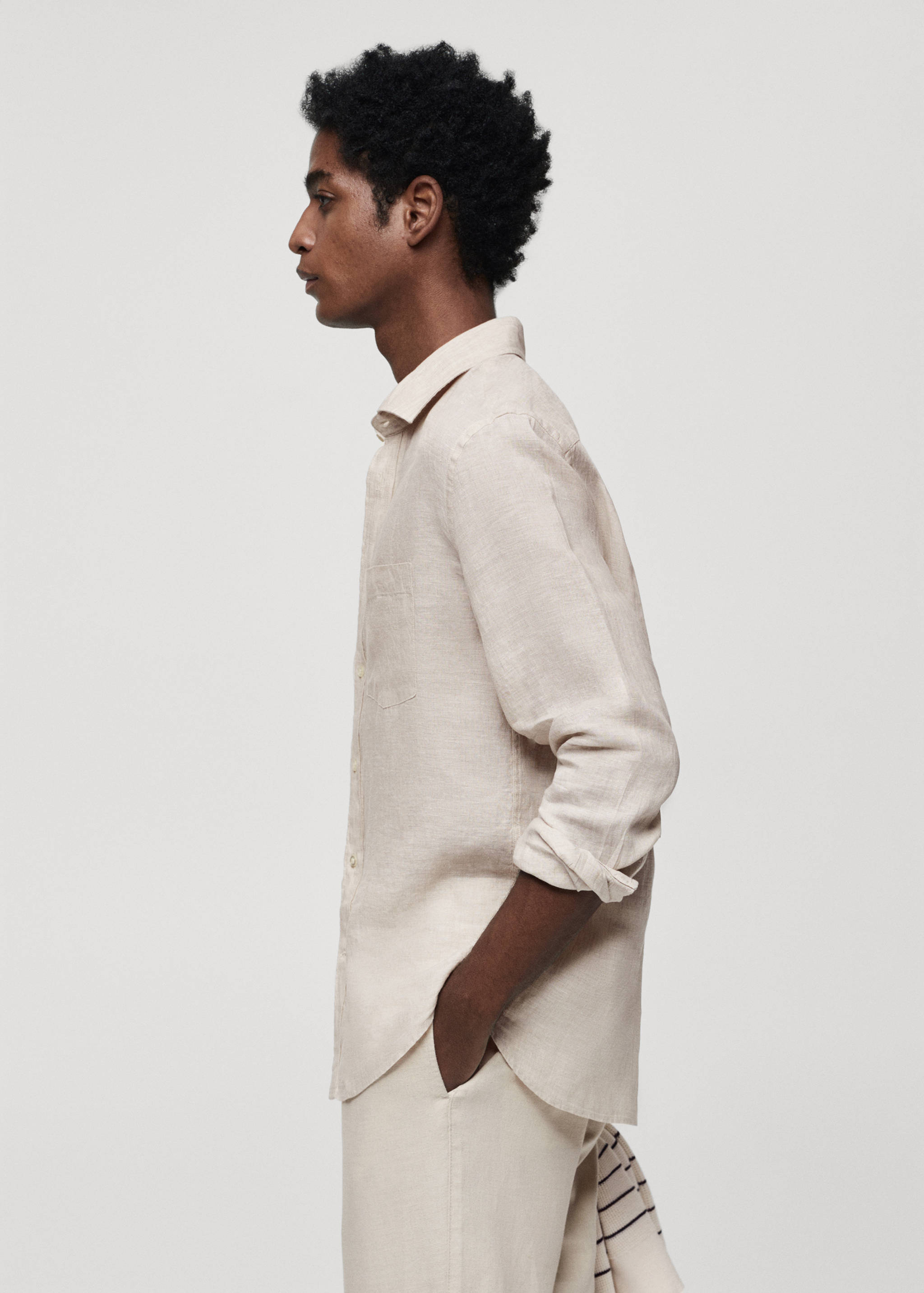 Classic fit 100% linen shirt - Details of the article 2