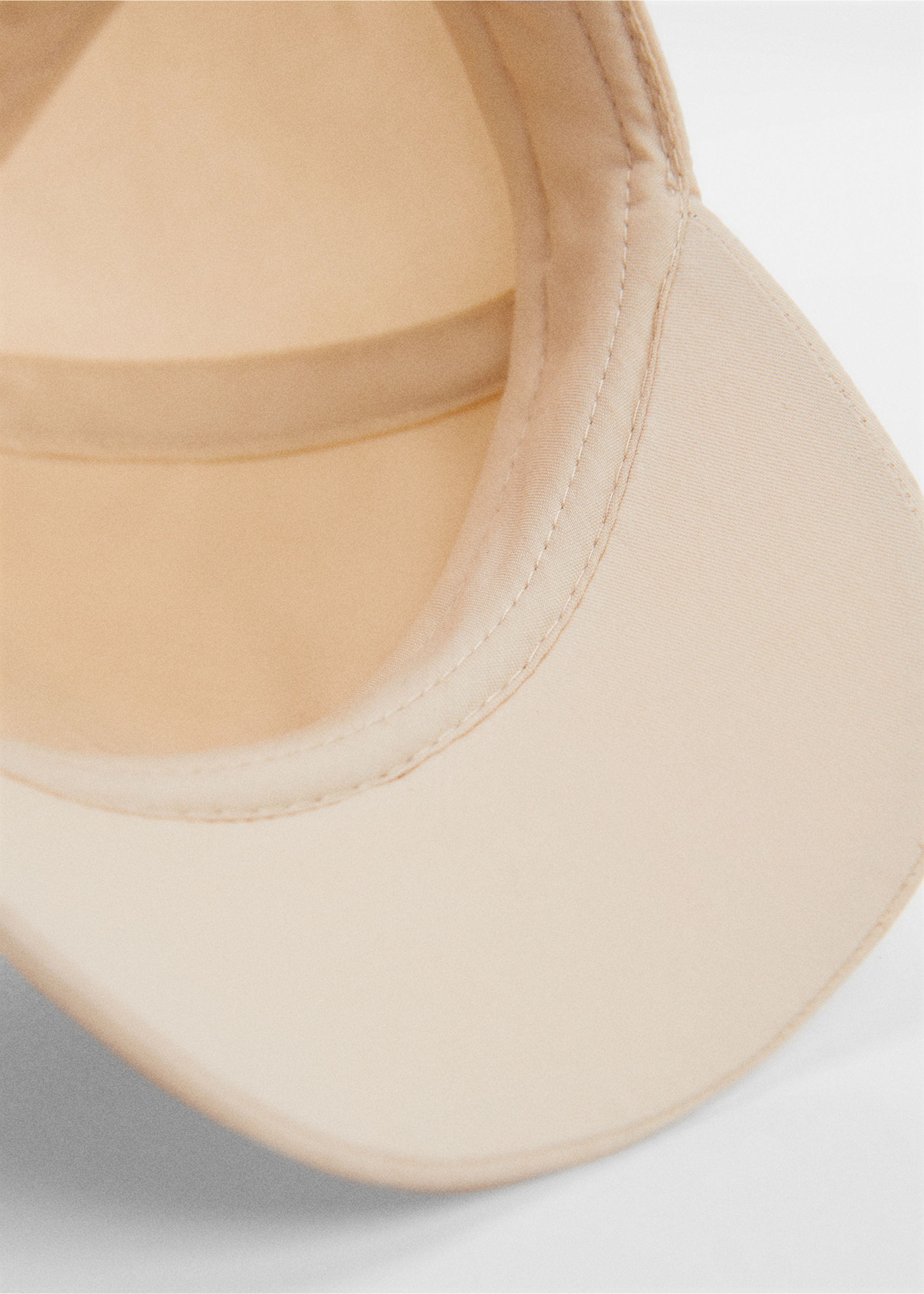 Caps med broderi - Artikkeldetalj 2