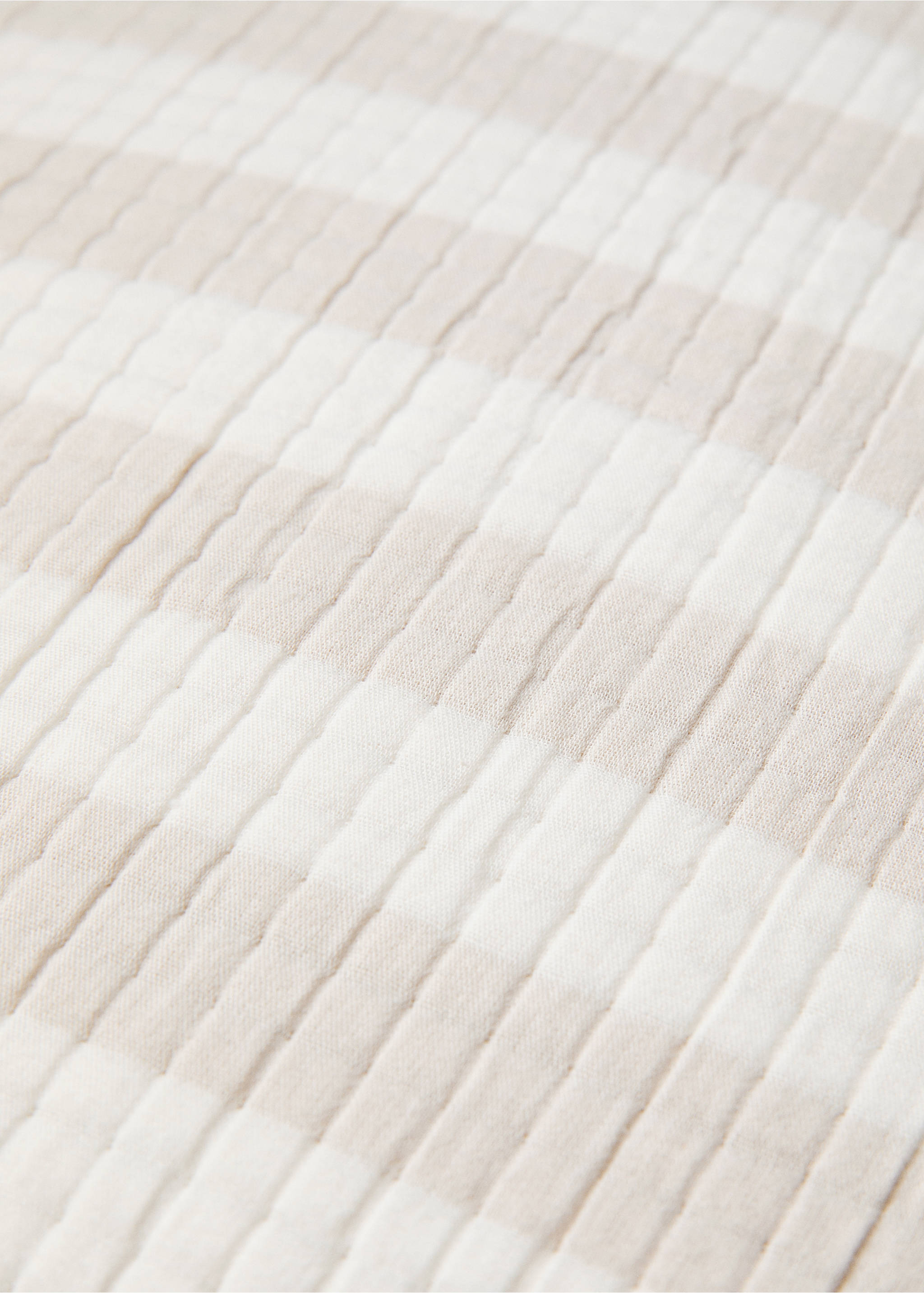 Kissenhülle aus 100 % Baumwolle mit gewebtem Streifen 60 x 60 cm - Detail des Artikels 2, Sandfarben. Ref: 67056013-00.