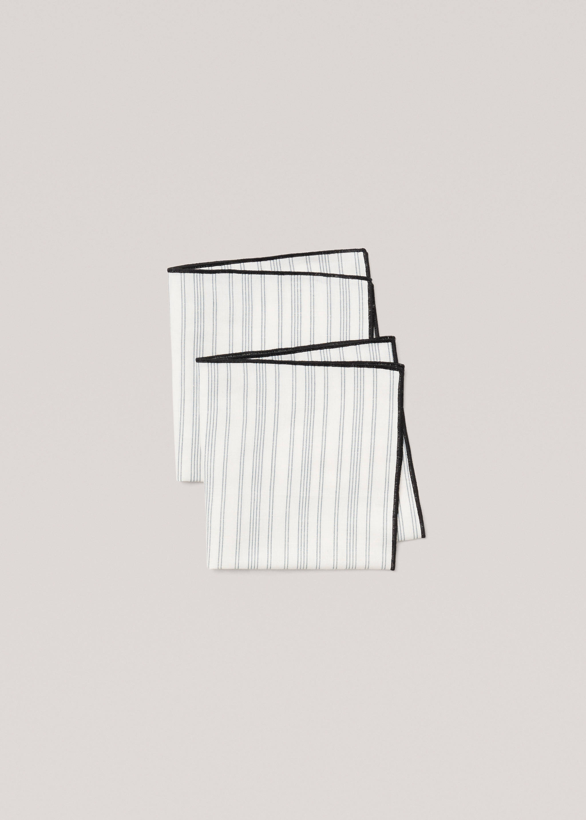 Guardanapo de linho e algodão com debrum em encontraste - Pormenor do artigo 1