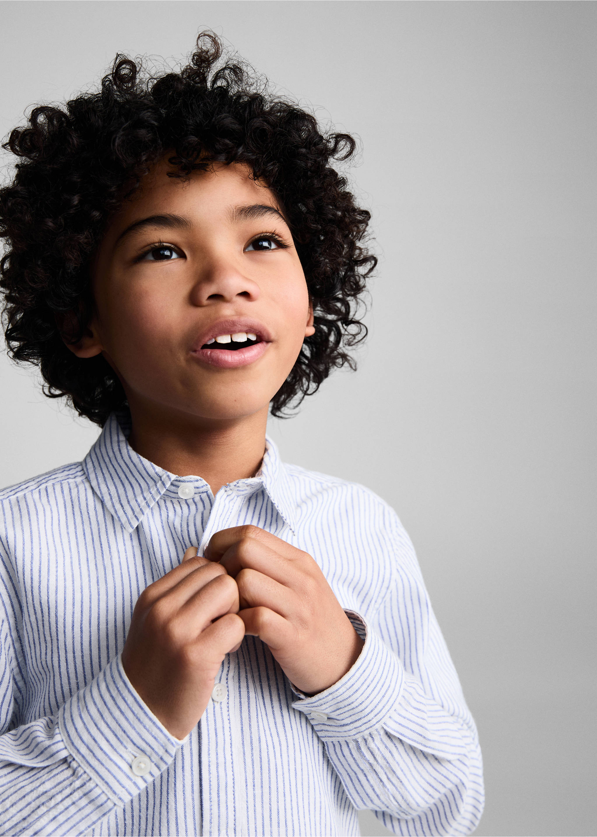 Striped linen-blend shirt - Details of the article 1, Vibrant blue. Ref: 67056027-00.