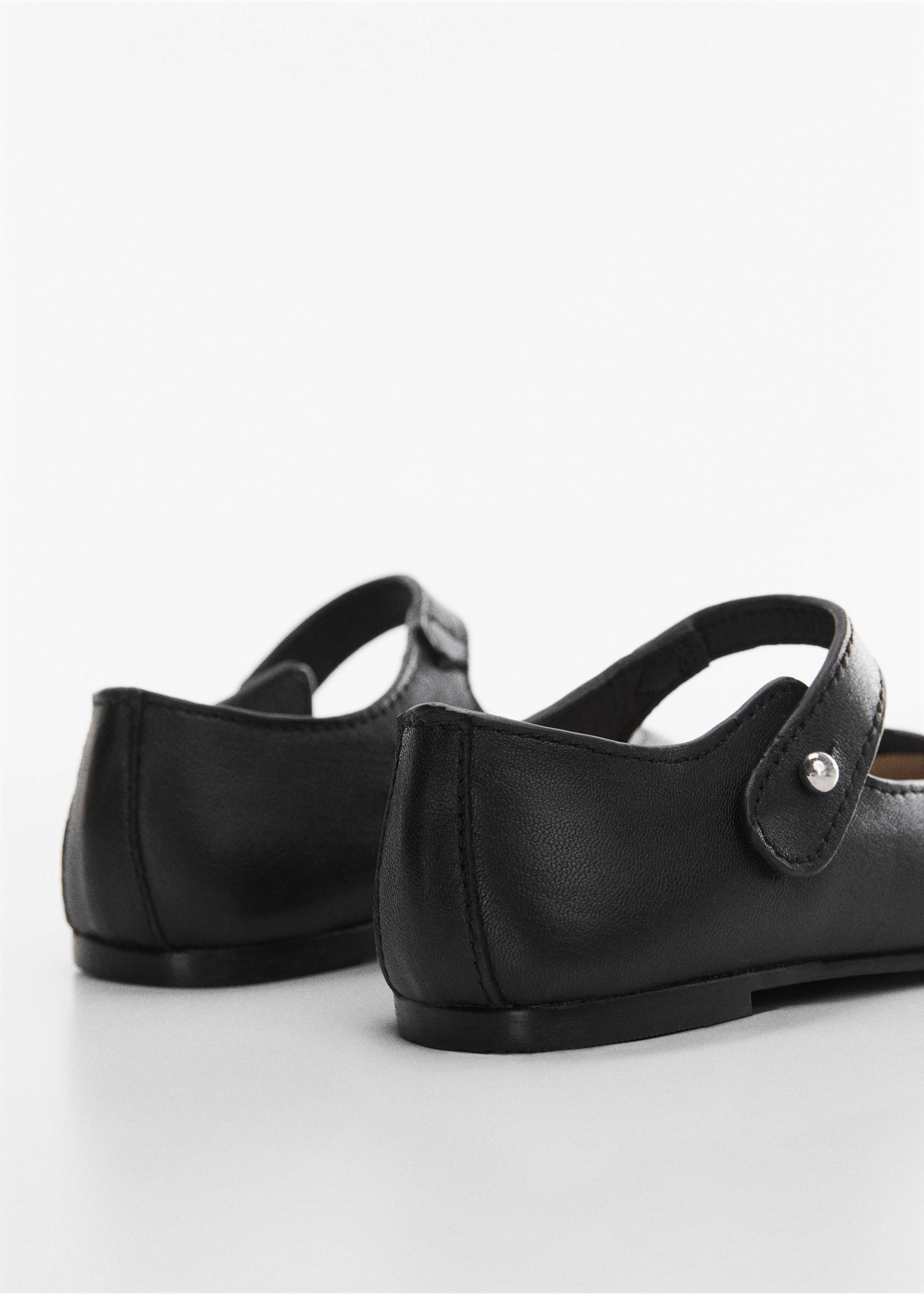 Leather ballet flats - Details of the article 2, Black. Ref: 67056029-00.
