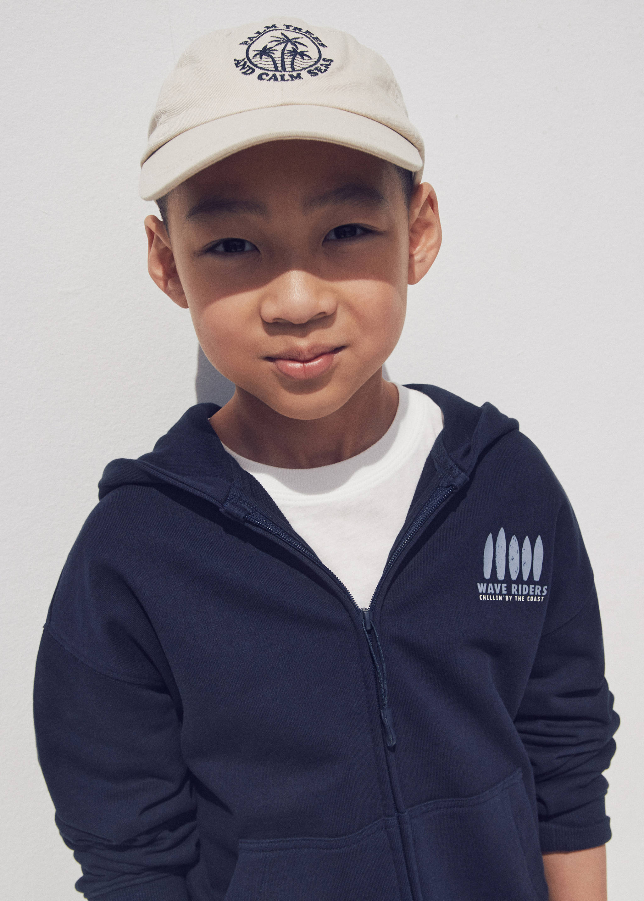 Embroidered detail cap - General plane