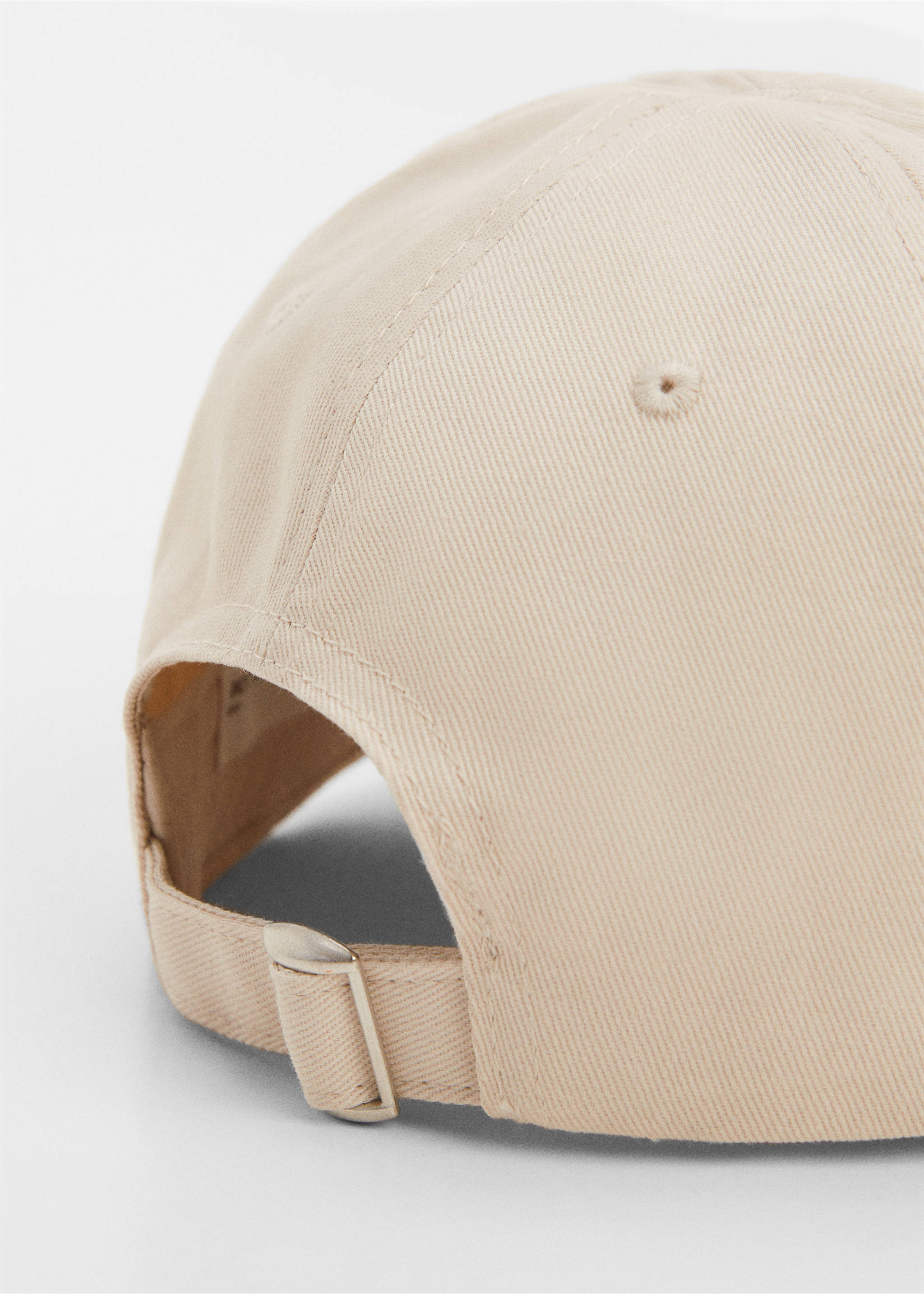 Embroidered detail cap - Details of the article 1, Sand. Ref: 67056039-00.