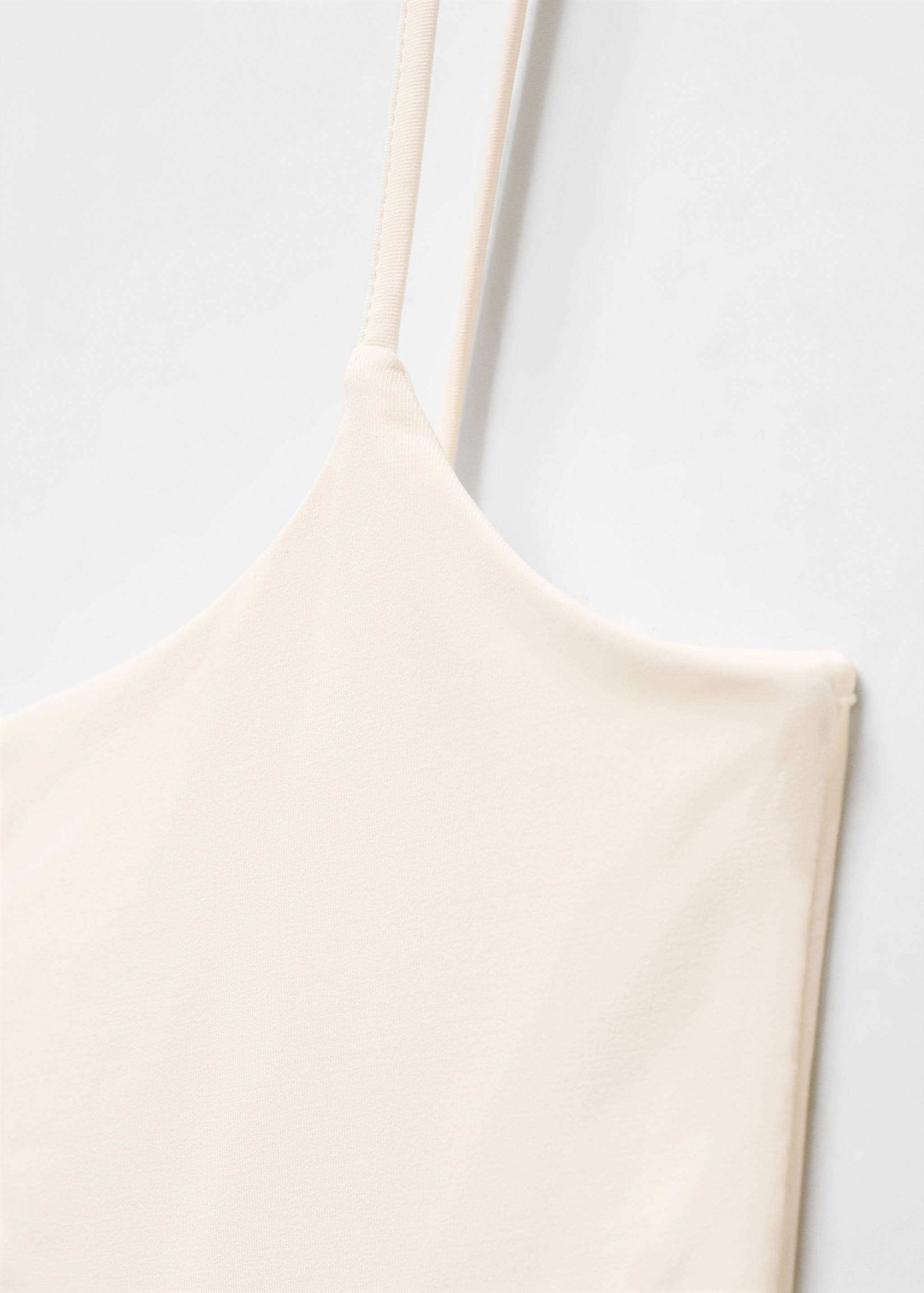 Trägertop mit ausgeschnittenem Dekolleté - Detail des Artikels 8