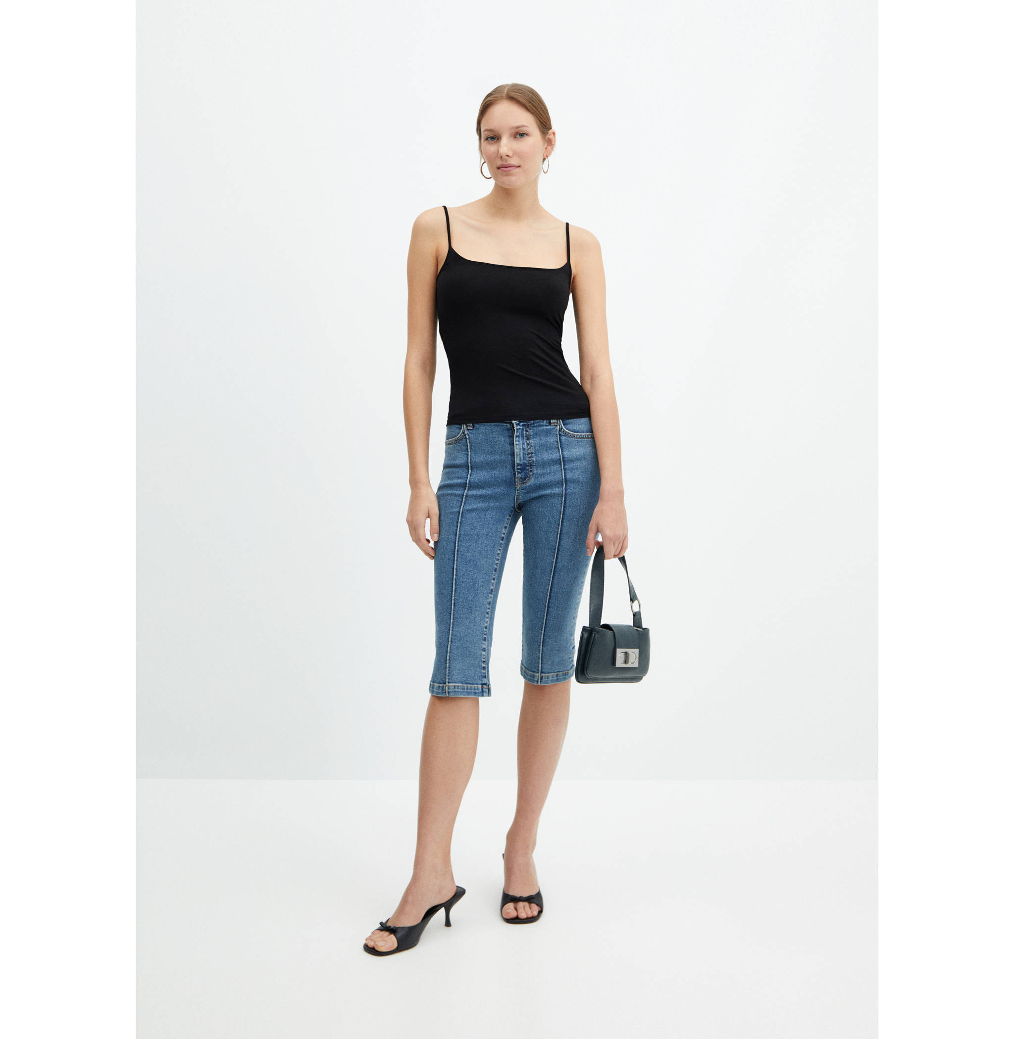 Trägertop mit ausgeschnittenem Dekolleté - Allgemeine Ansicht