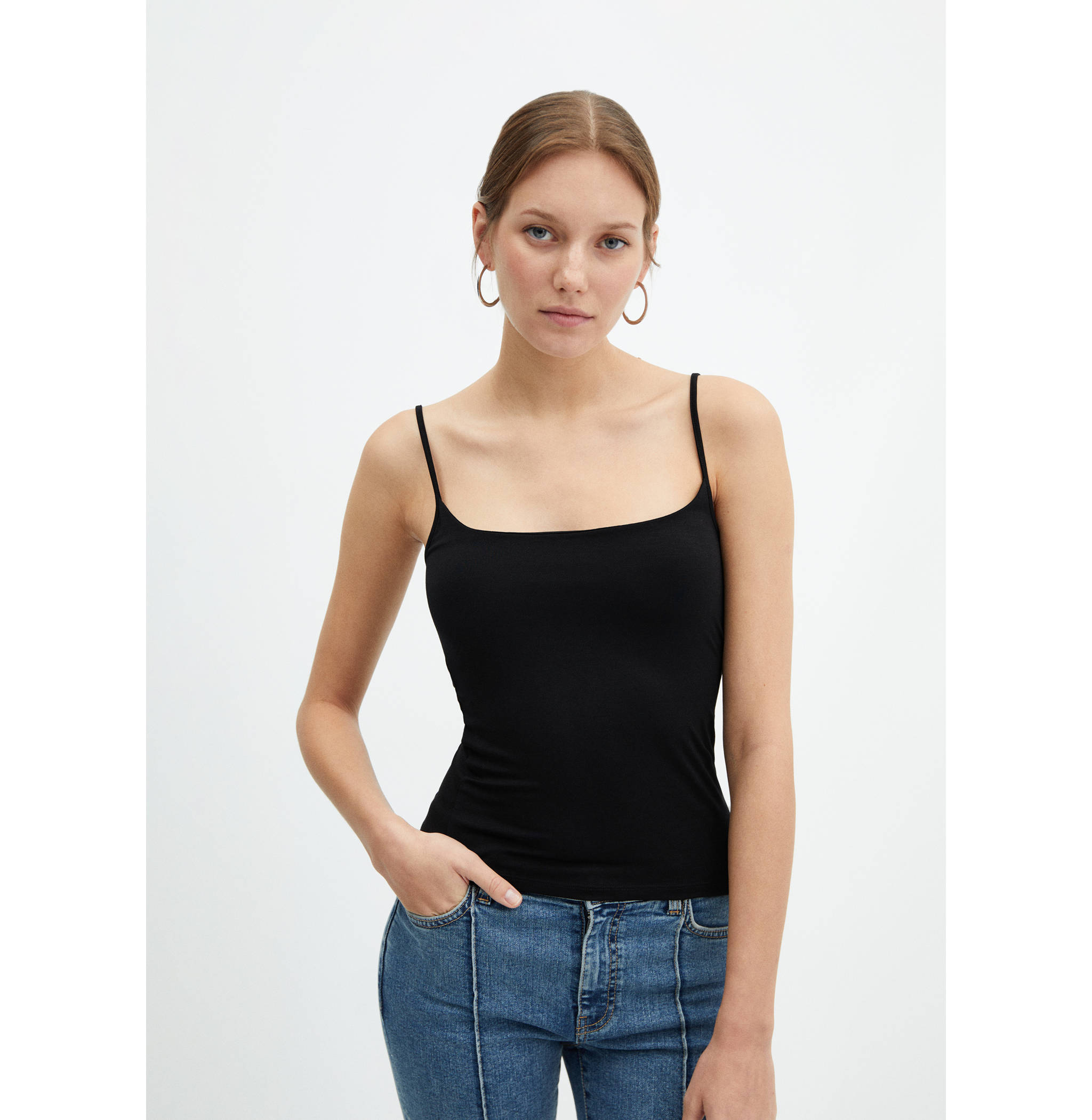 Trägertop mit ausgeschnittenem Dekolleté - Mittlere Ansicht