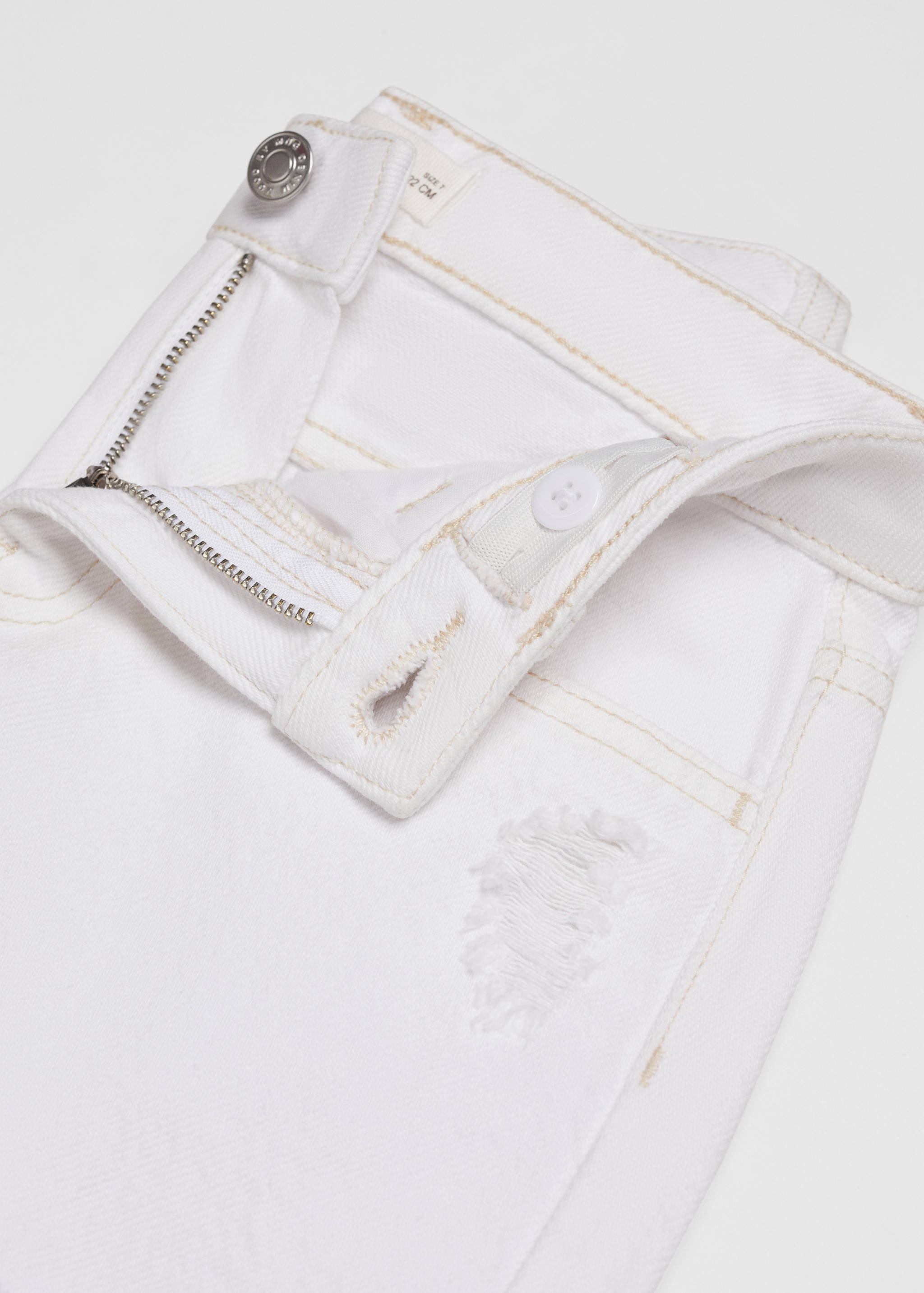 Decorative ripped denim shorts - Details of the article 8