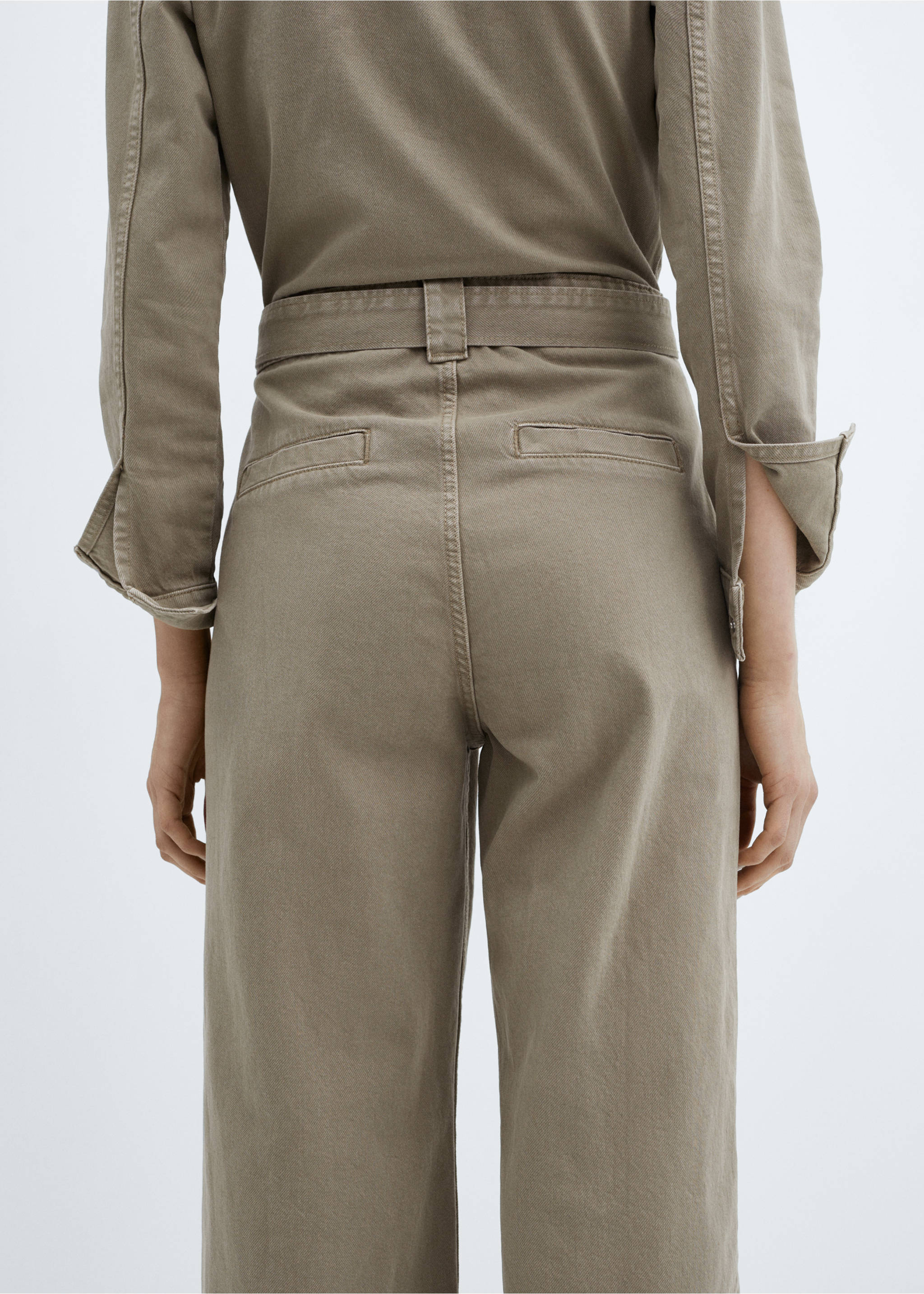 Denim jumpsuit belt - Details of the article 2, Khaki. Ref: 67056329-00.