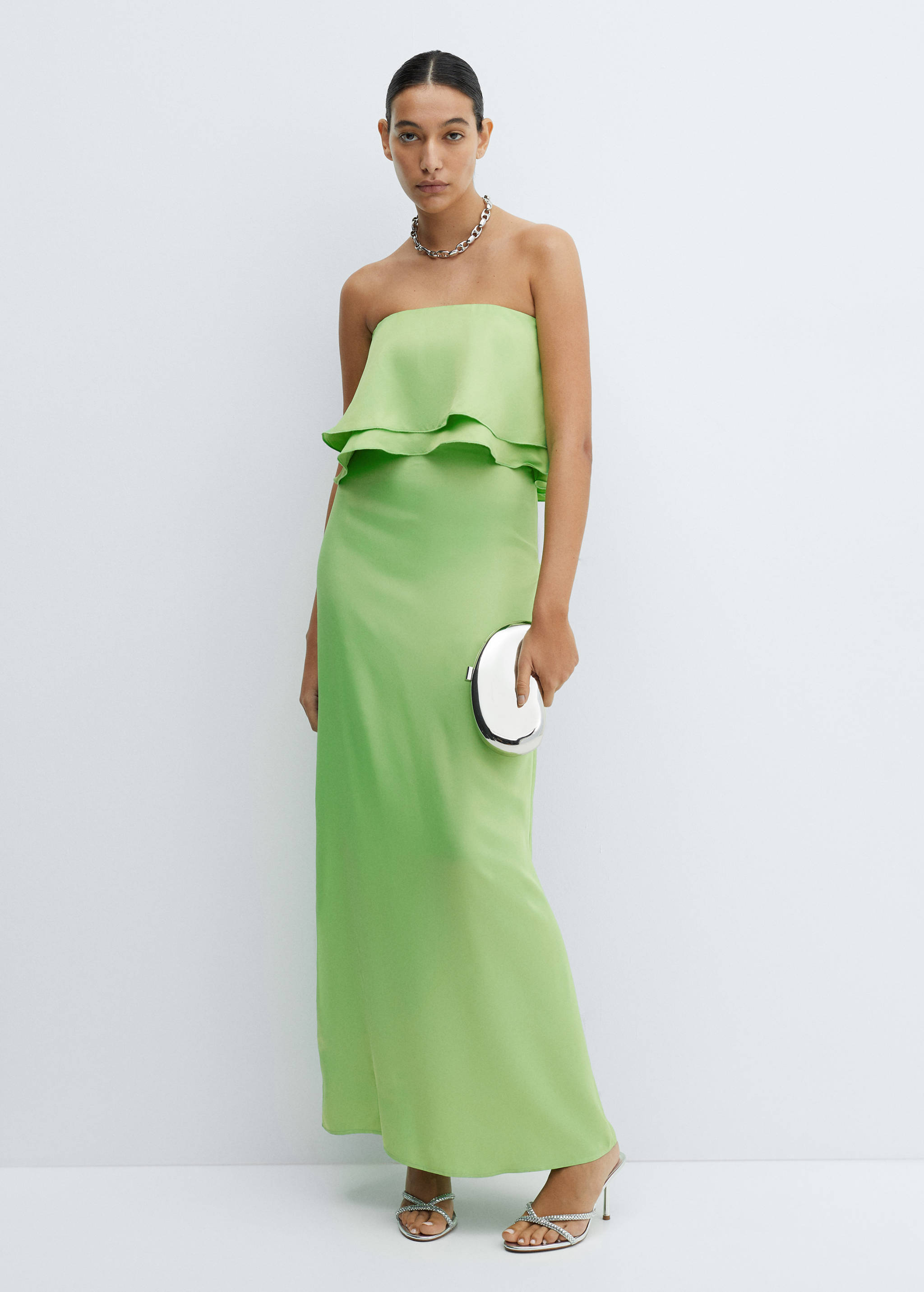 Strapless dress with ruffles - General plane
