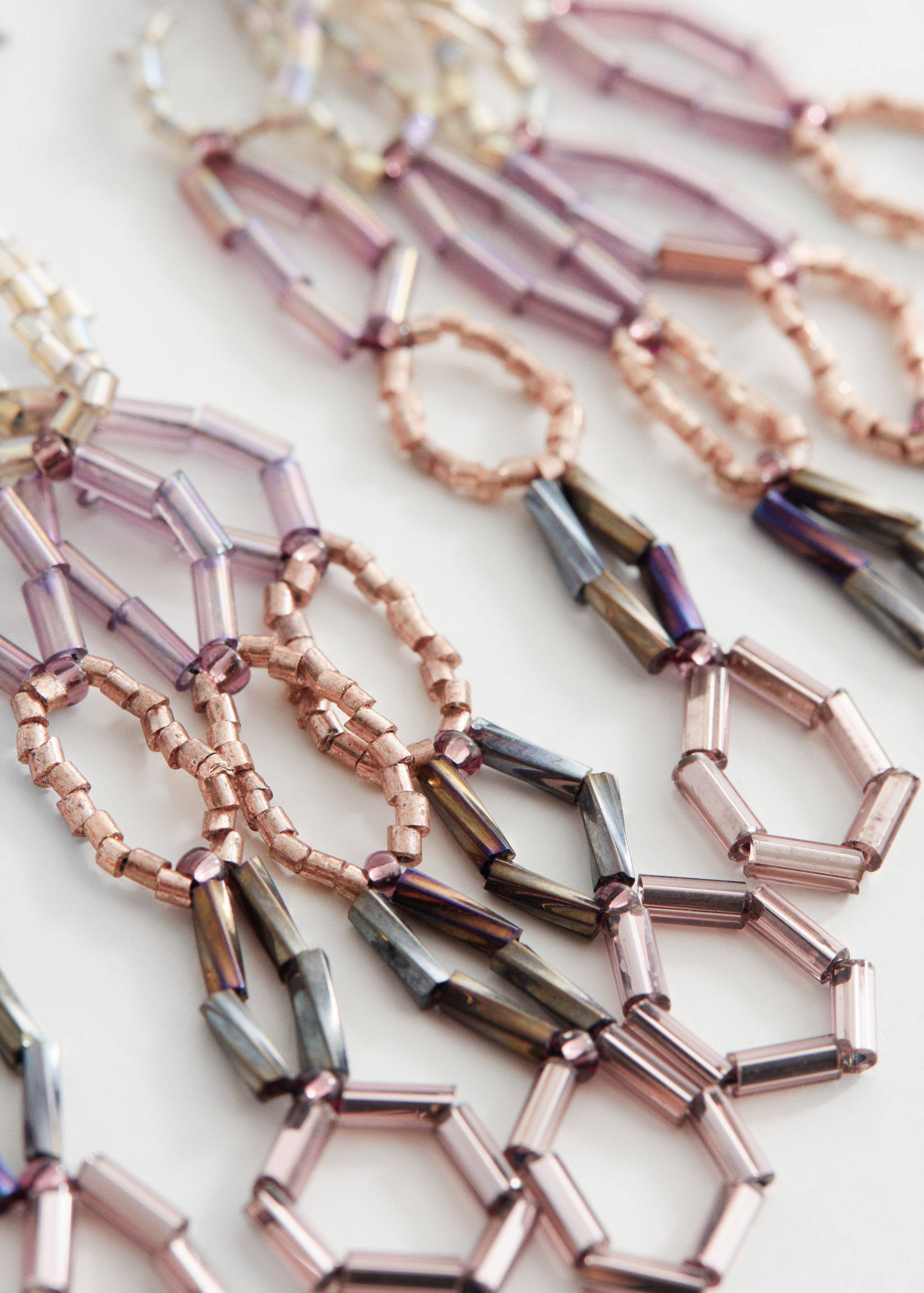 Boucles d’oreilles pendantes cristaux - Plan moyen