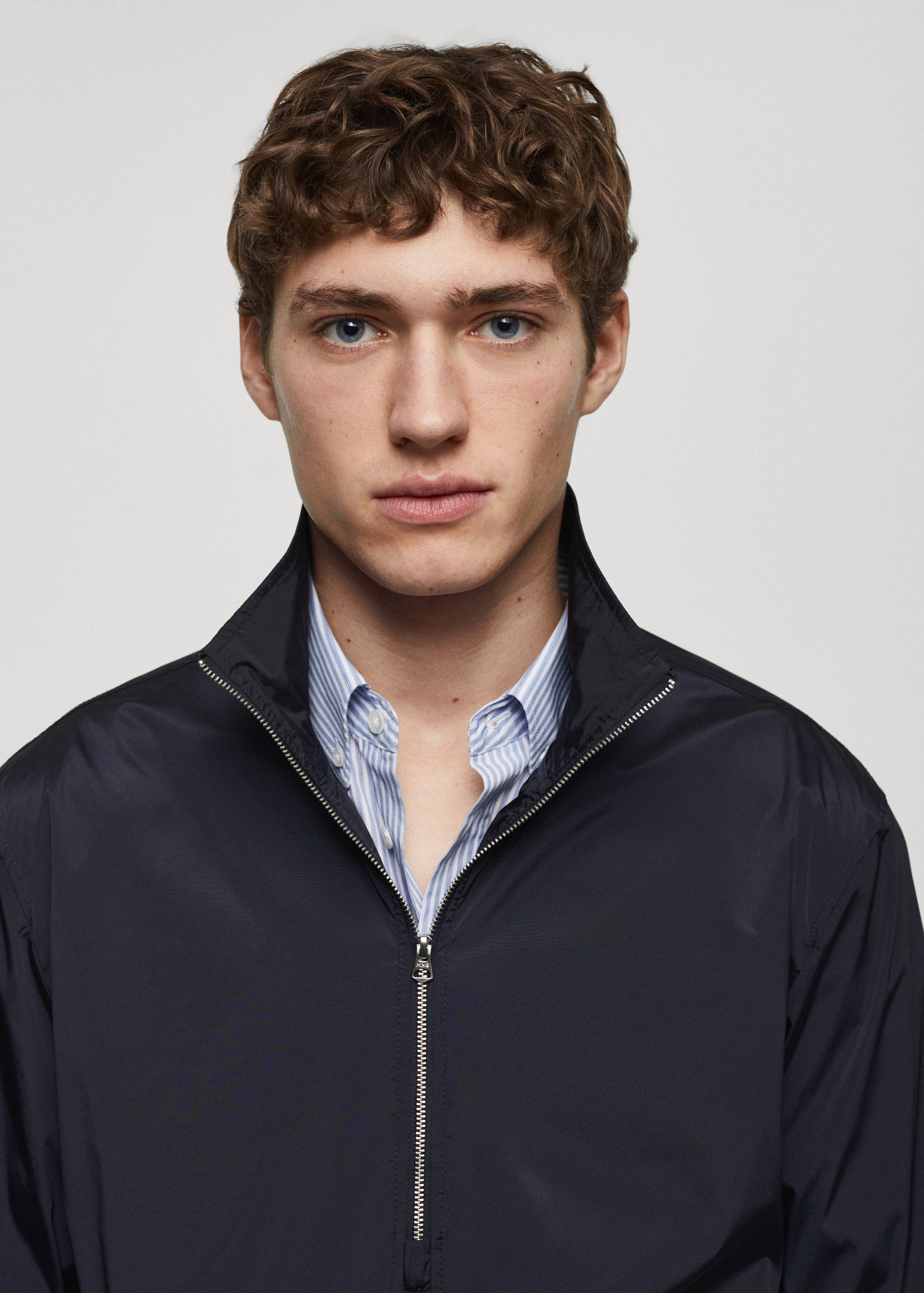 Water-repellent jacket with zip - Details of the article 1