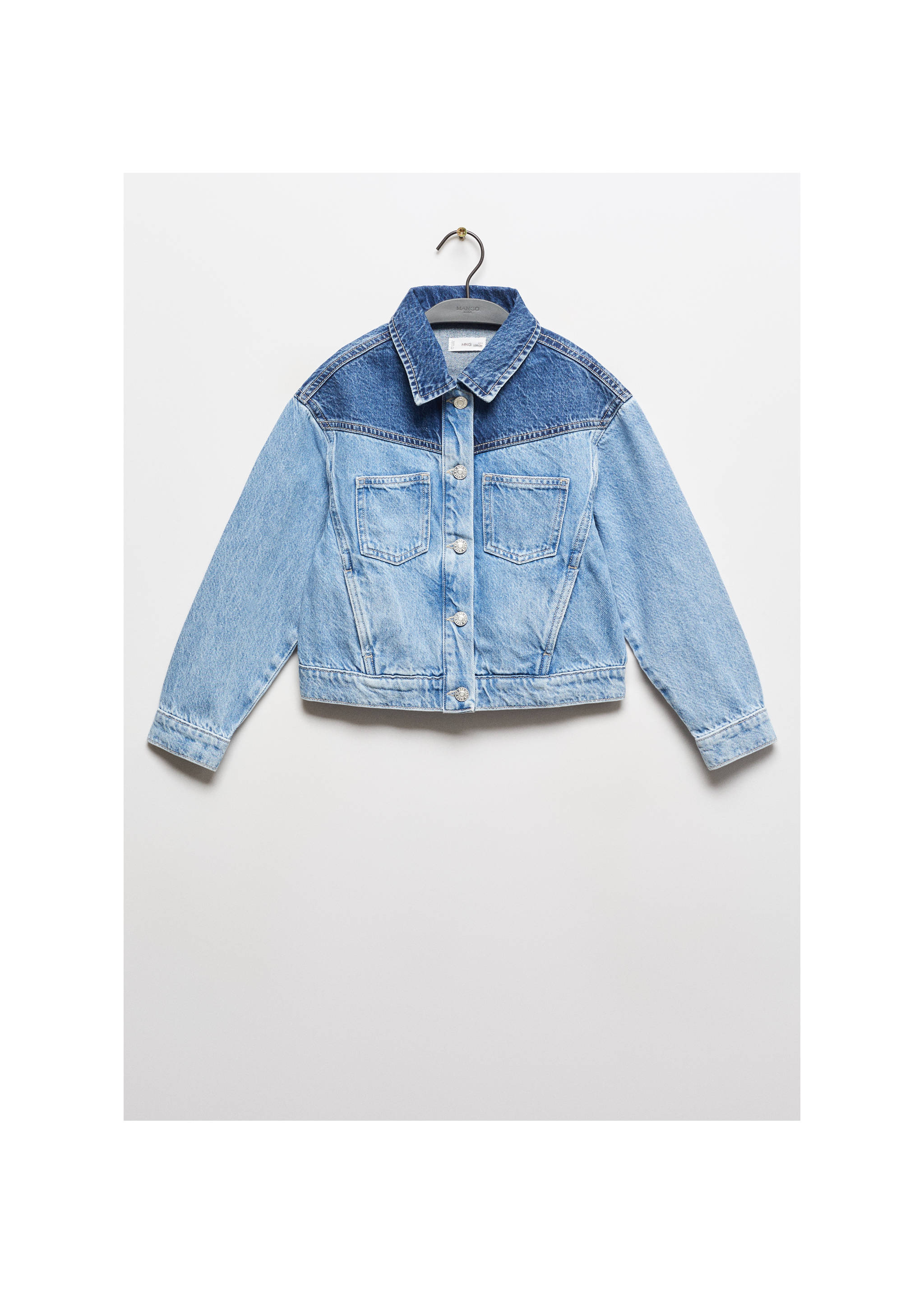 Zweifarbige Jeansjacke - Artikel ohne Model, Mittelblau. Ref: 67057116-00.