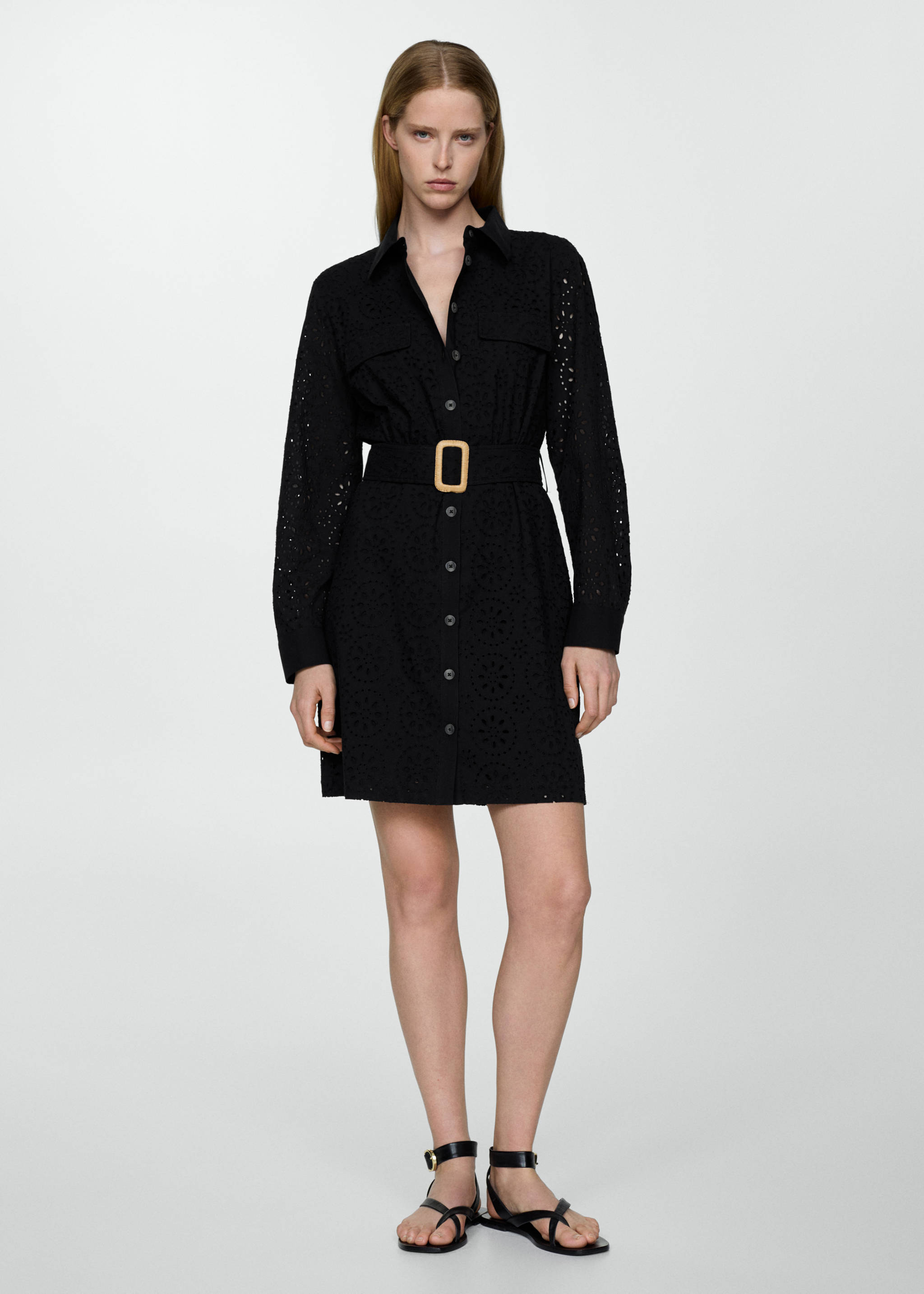 Rochie-cămașă cu broderie spartă - Plan general