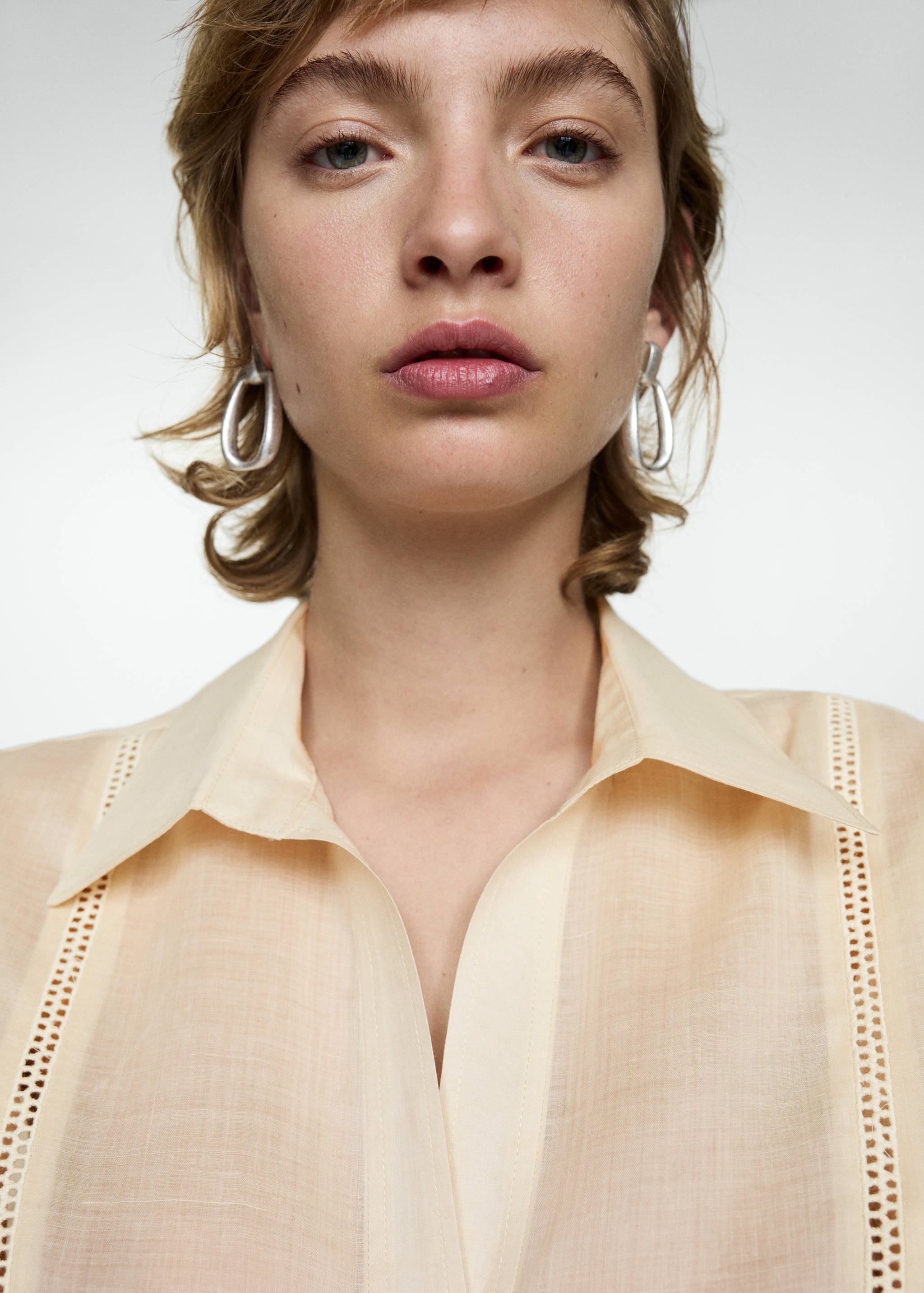 Ramie shirt with embroidered details - Details of the article 1