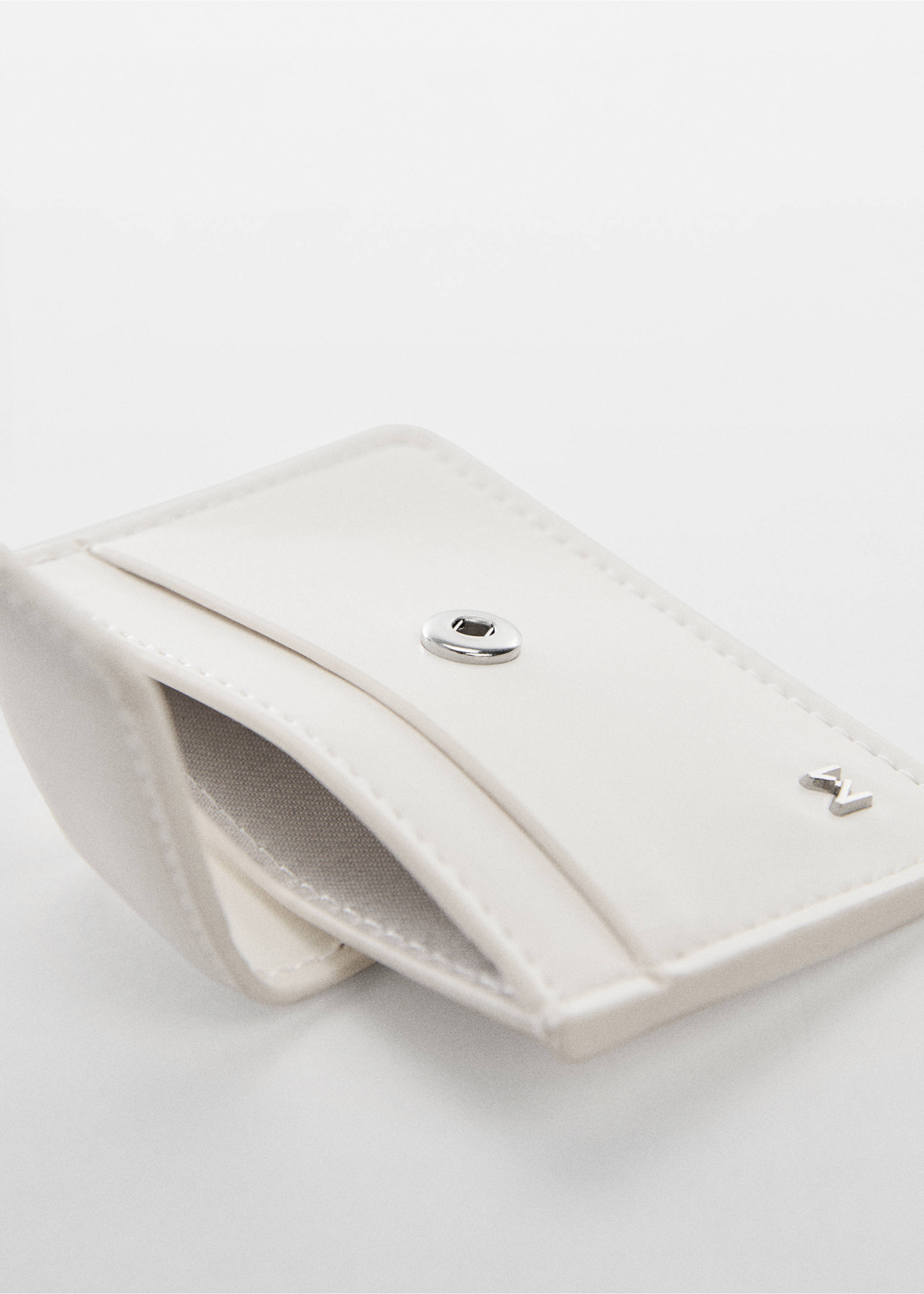 Card holder with flap and logo - Medium plane, White. Ref: 67057920-00.