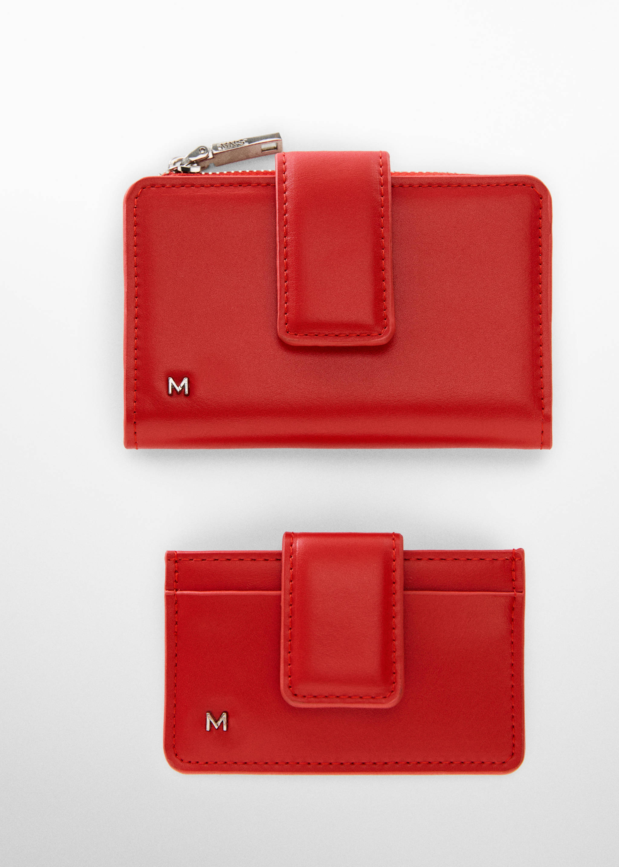 Card holder with flap and logo - Details of the article 2