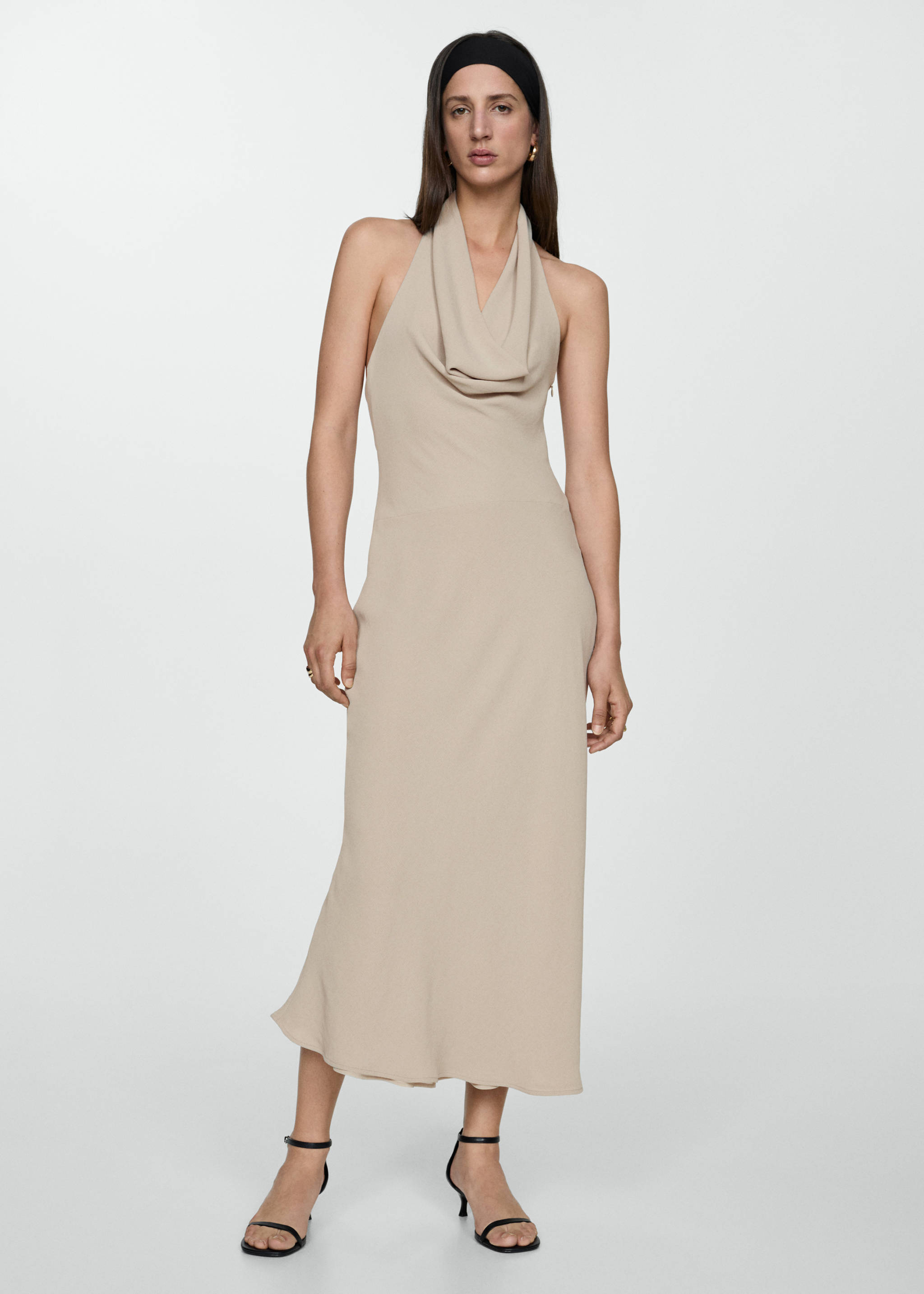 Halter dress with draped neckline - General plane