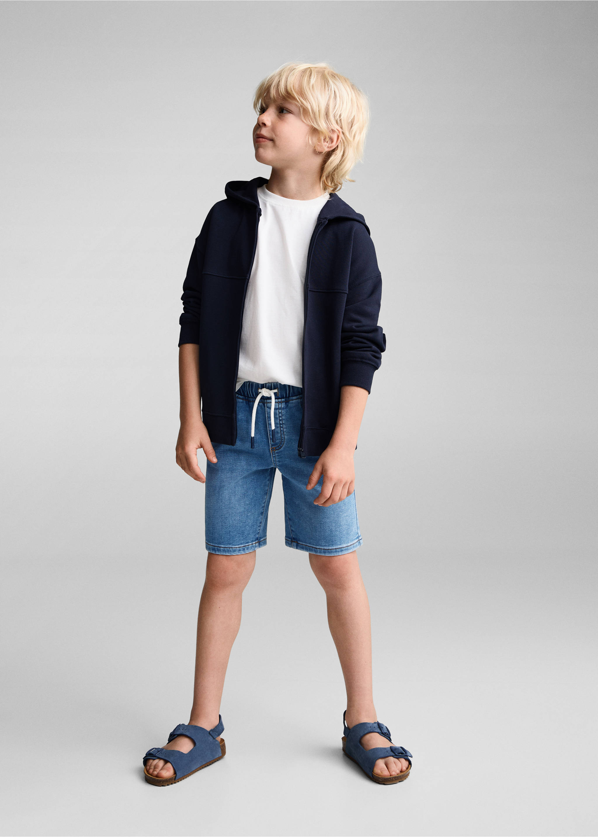 Bermudy denim s elastickým pasem - Celkový náhled, Středně modrá. Ref: 67058271-00.