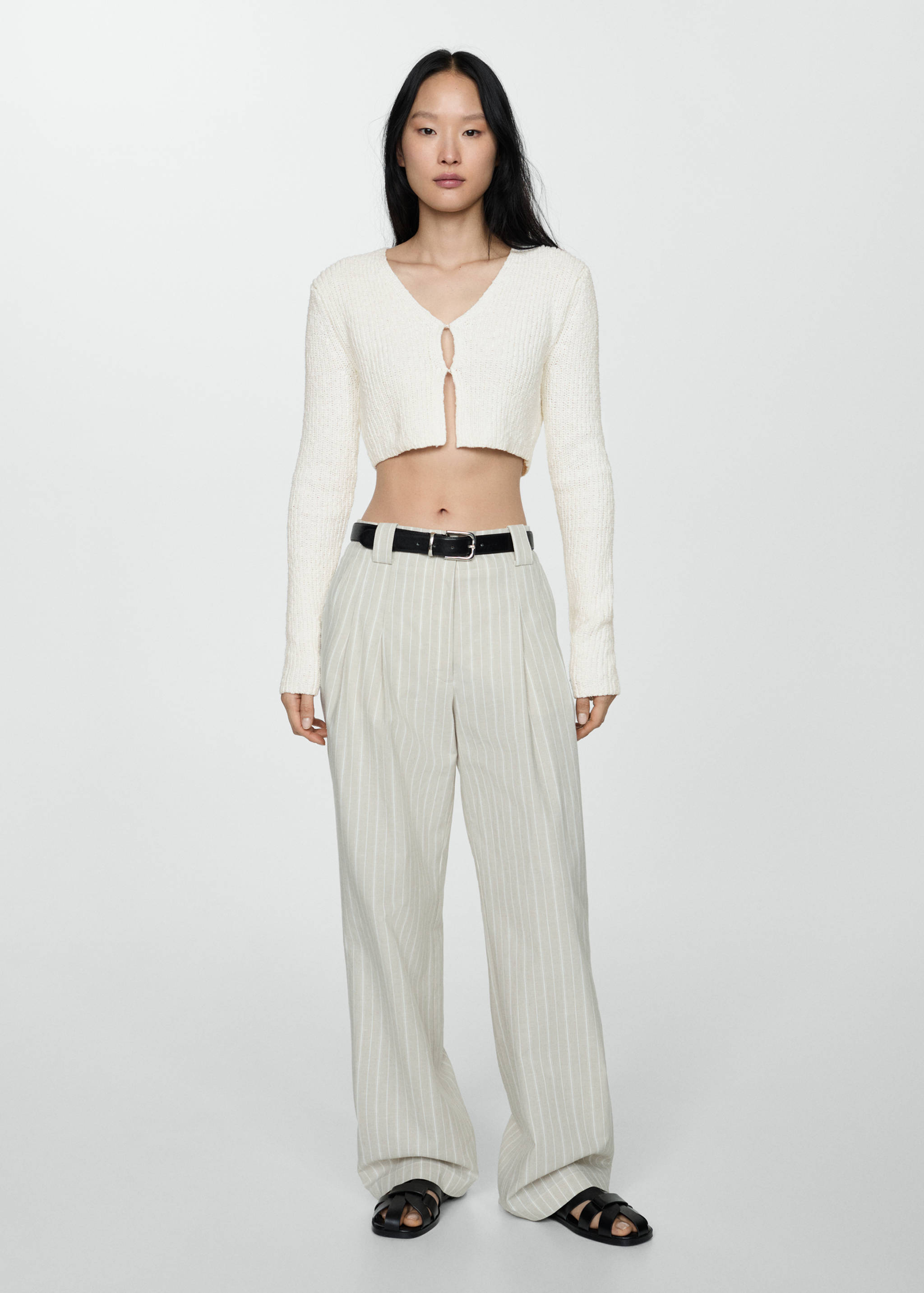 Knitted cropped cardigan - General plane