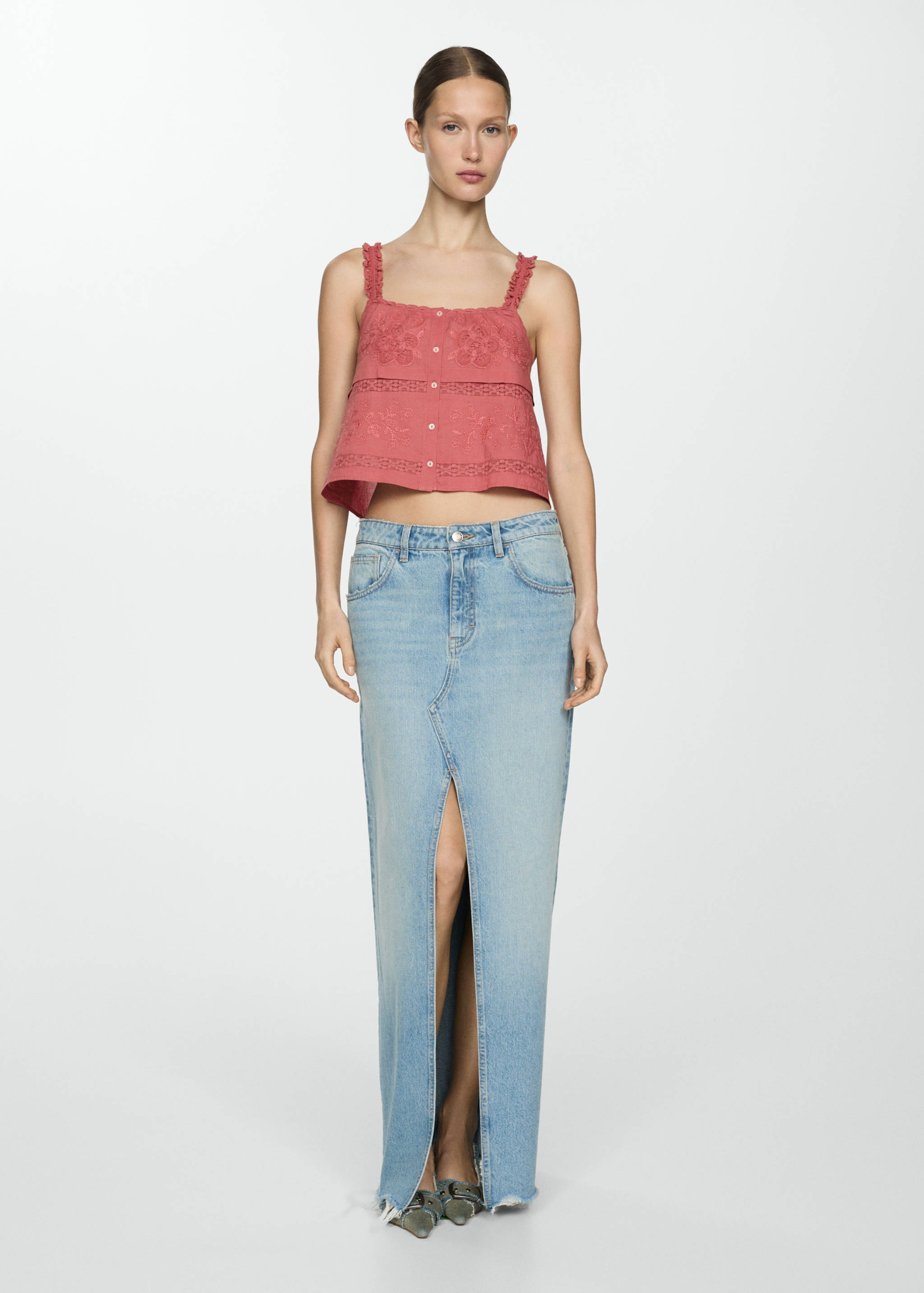 Top de alças bordado - Plano geral