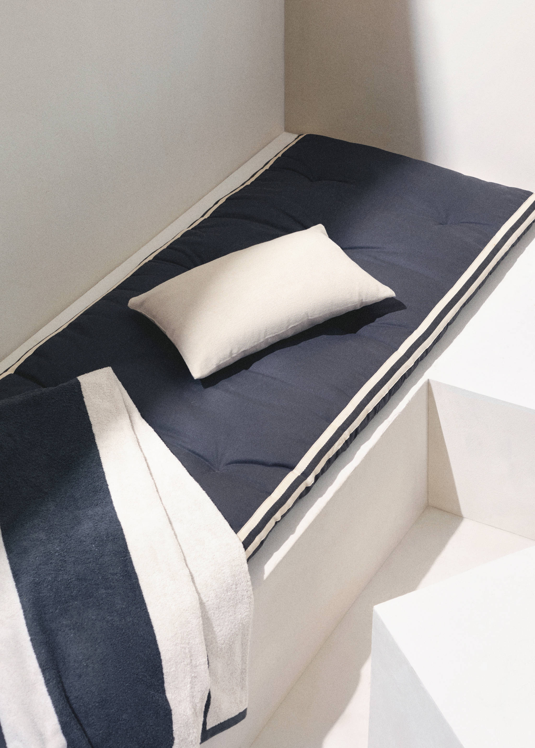 Funda de coixí cotó ris 30x50cm - Pla general