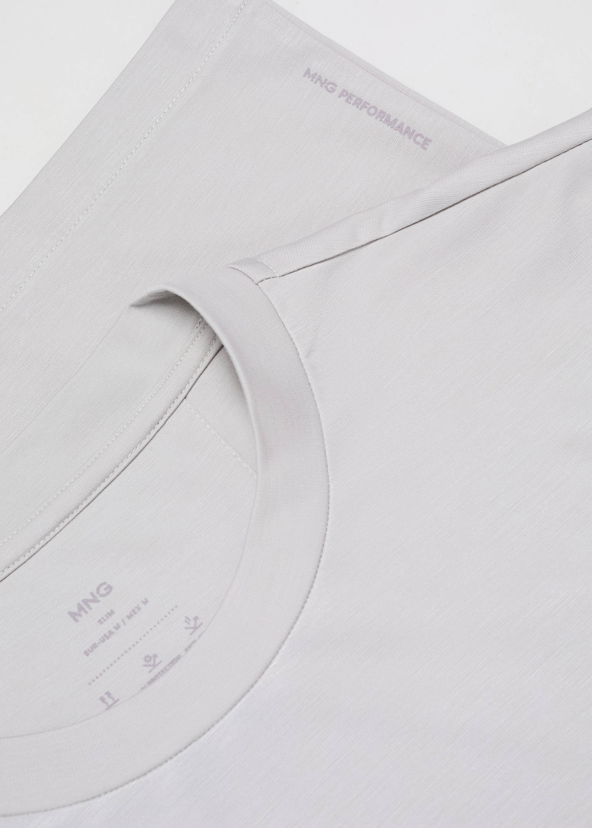 Slim fit t-shirt with pocket - Details of the article 0