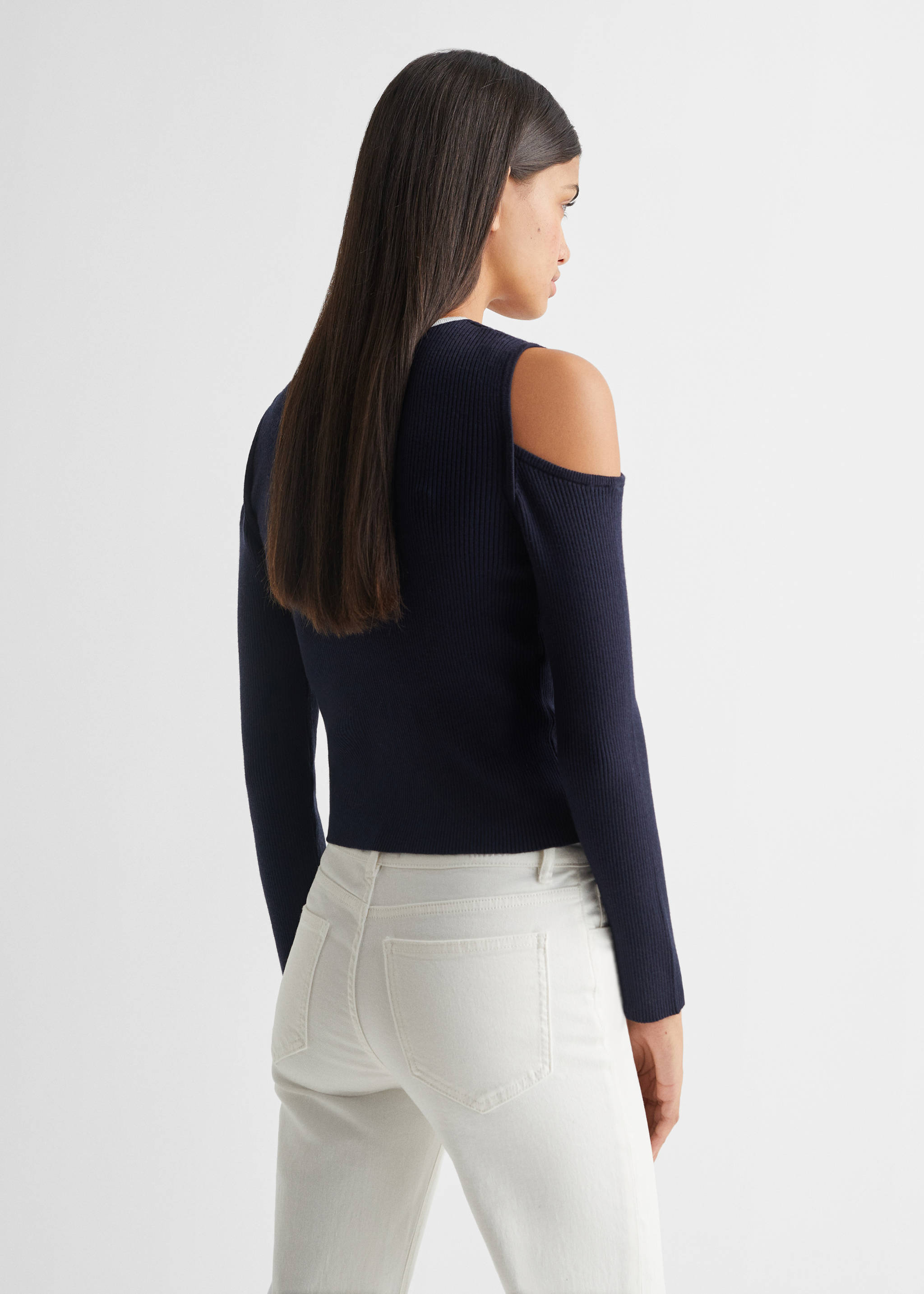 Ribbed sweater with slits - Reverse of the article