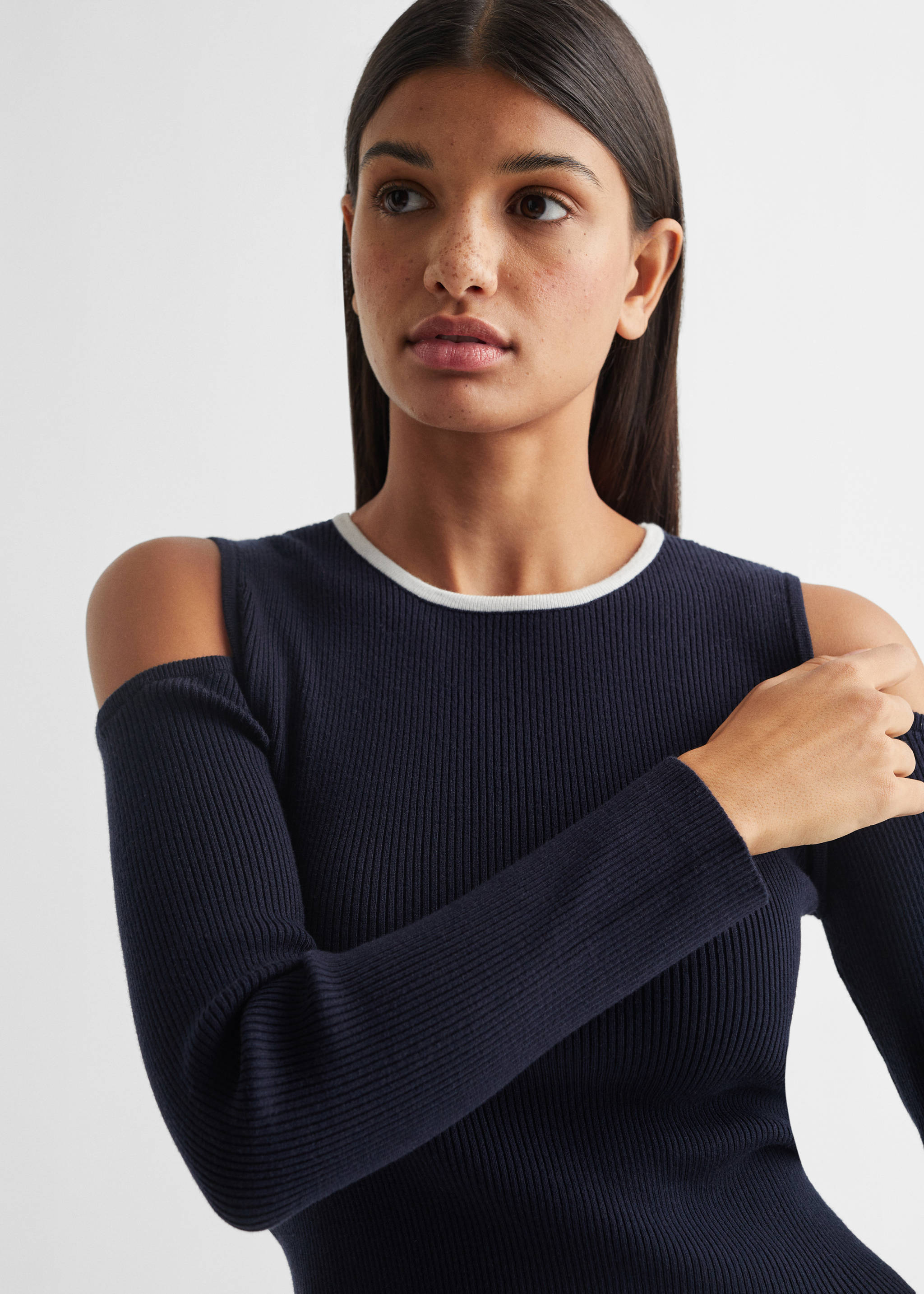 Ribbed sweater with slits - Details of the article 1