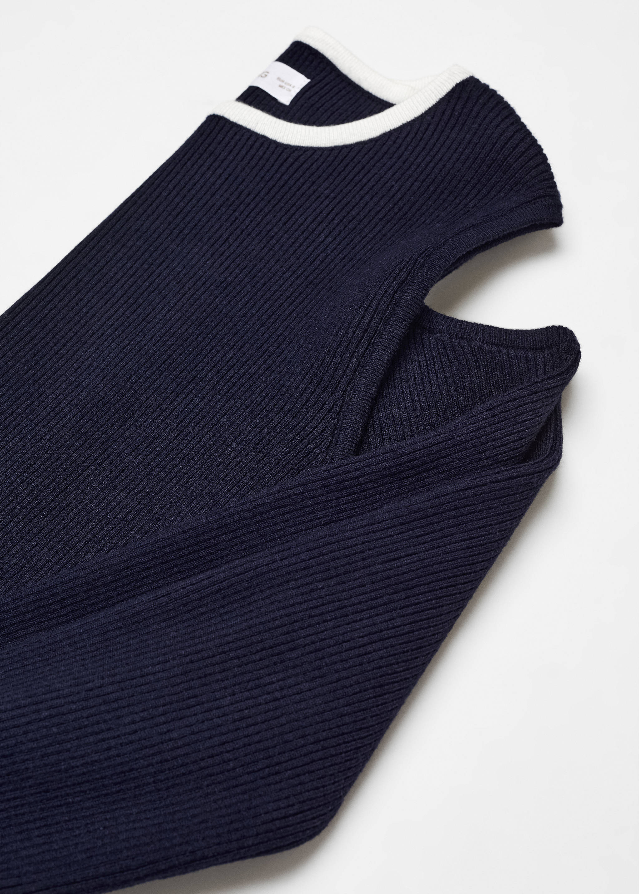 Ribbed sweater with slits - Details of the article 8