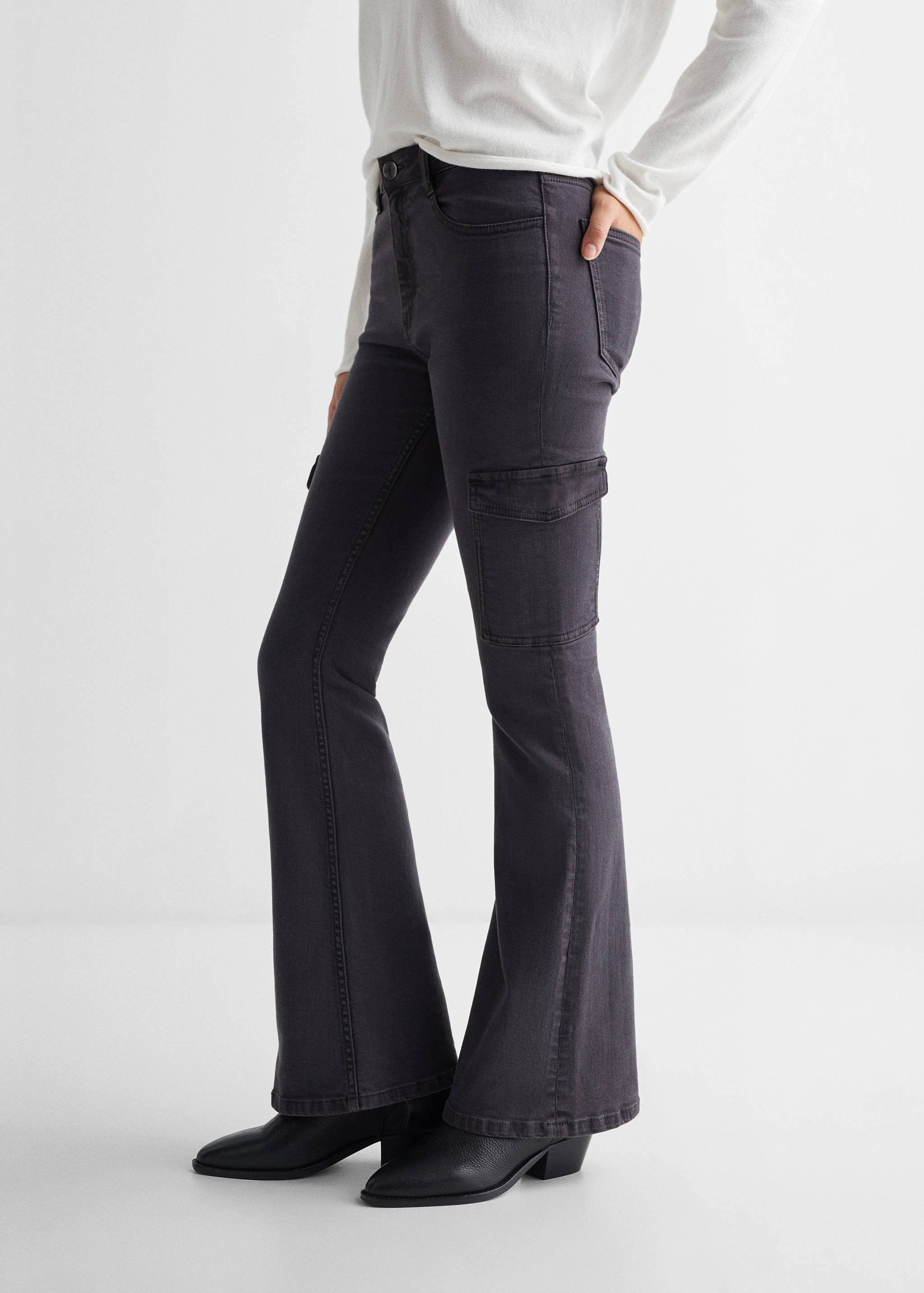 Flared cargo trousers - Details of the article 3