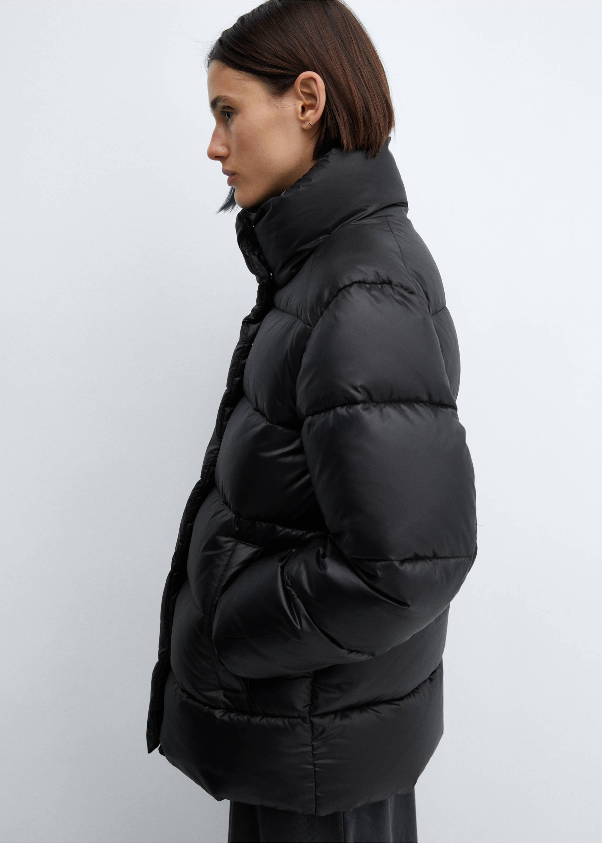 Water-repellent puffer coat - Details of the article 4, Black. Ref: 67060446-00.