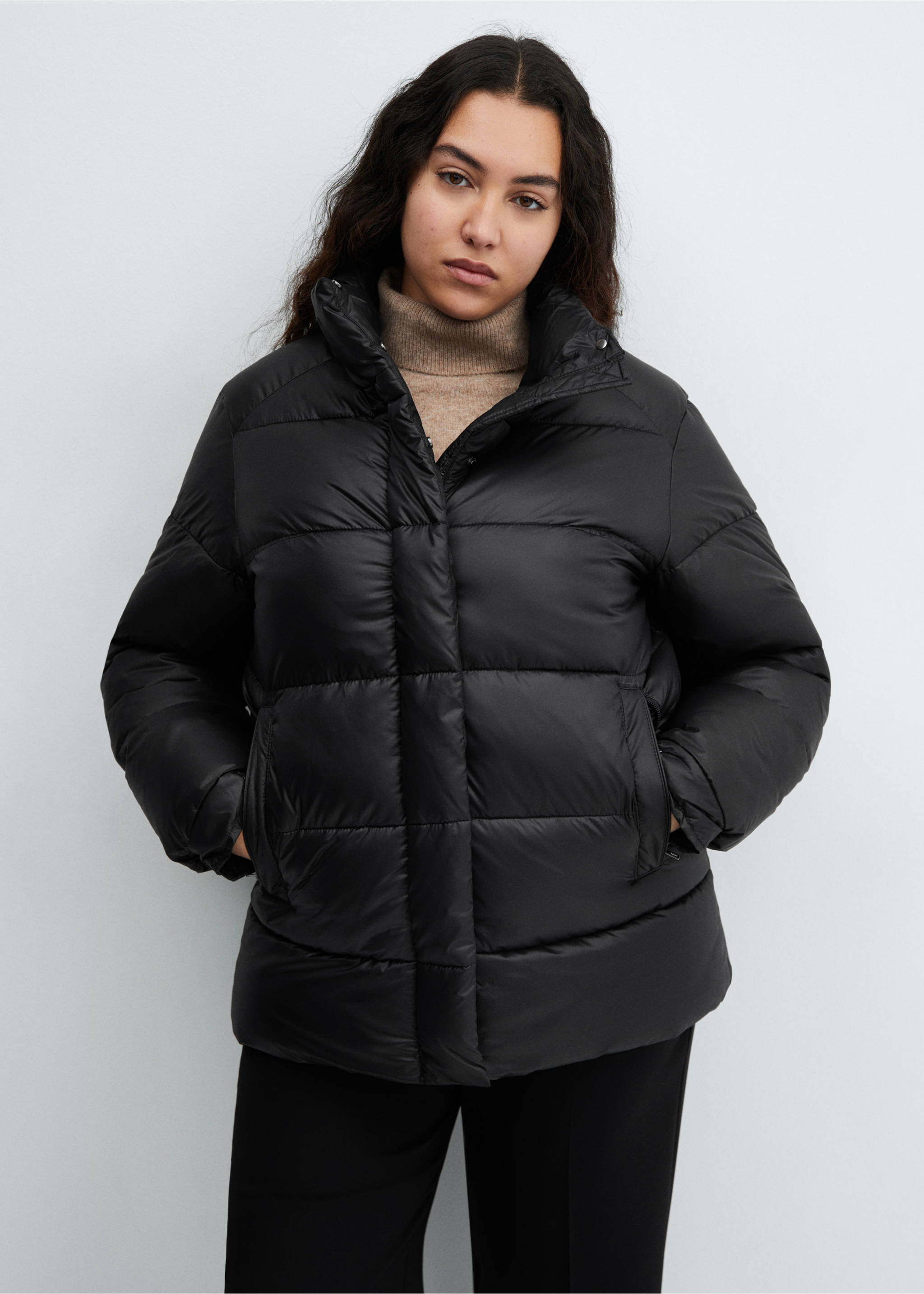 Water-repellent puffer coat - Details of the article 5, Black. Ref: 67060446-00.
