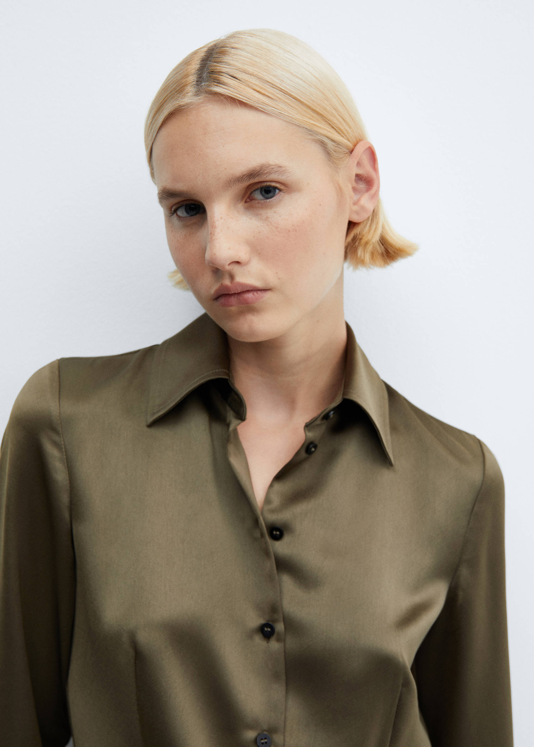 Macacão cargo acetinado - Pormenor do artigo 1