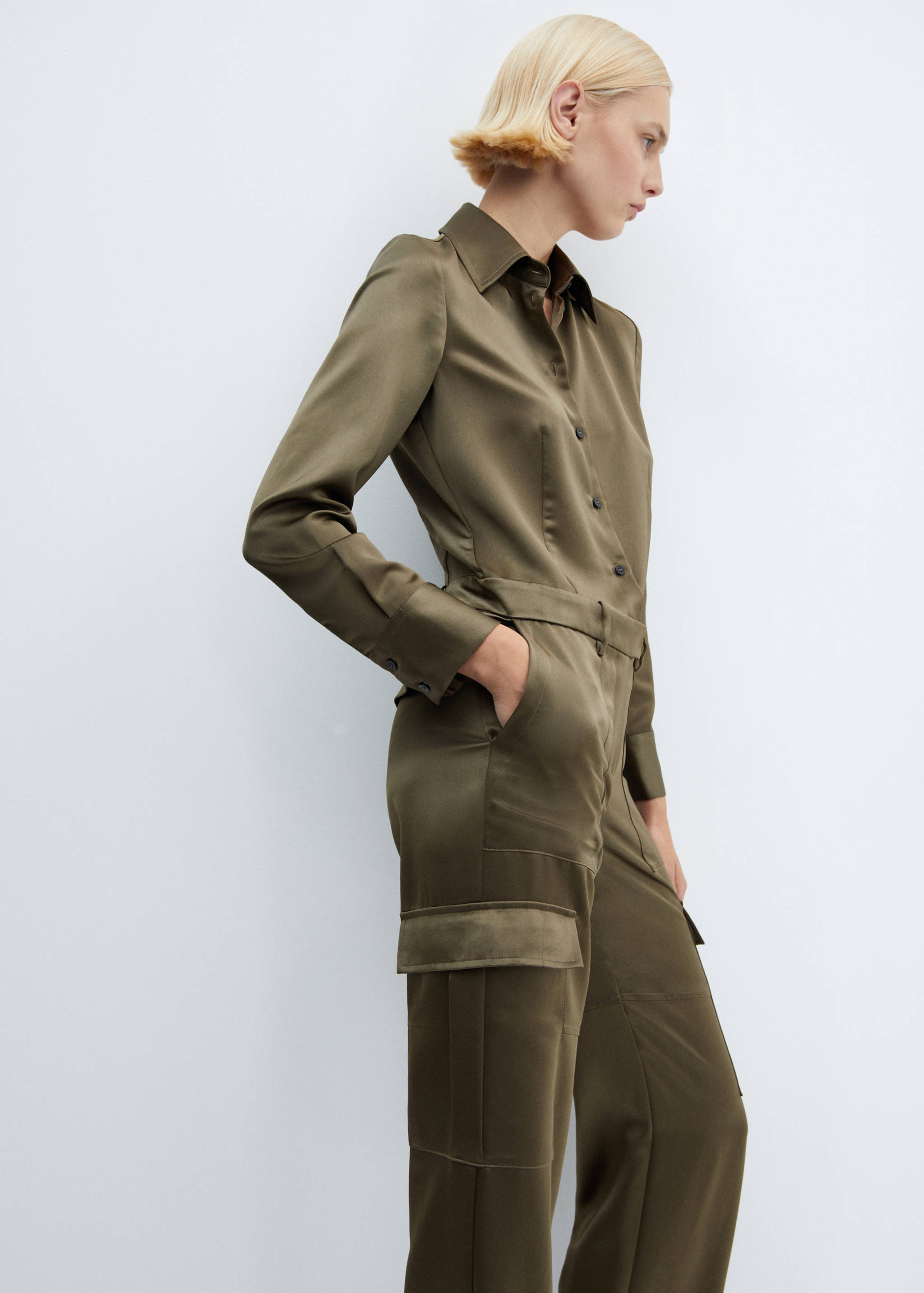 Macacão cargo acetinado - Pormenor do artigo 2