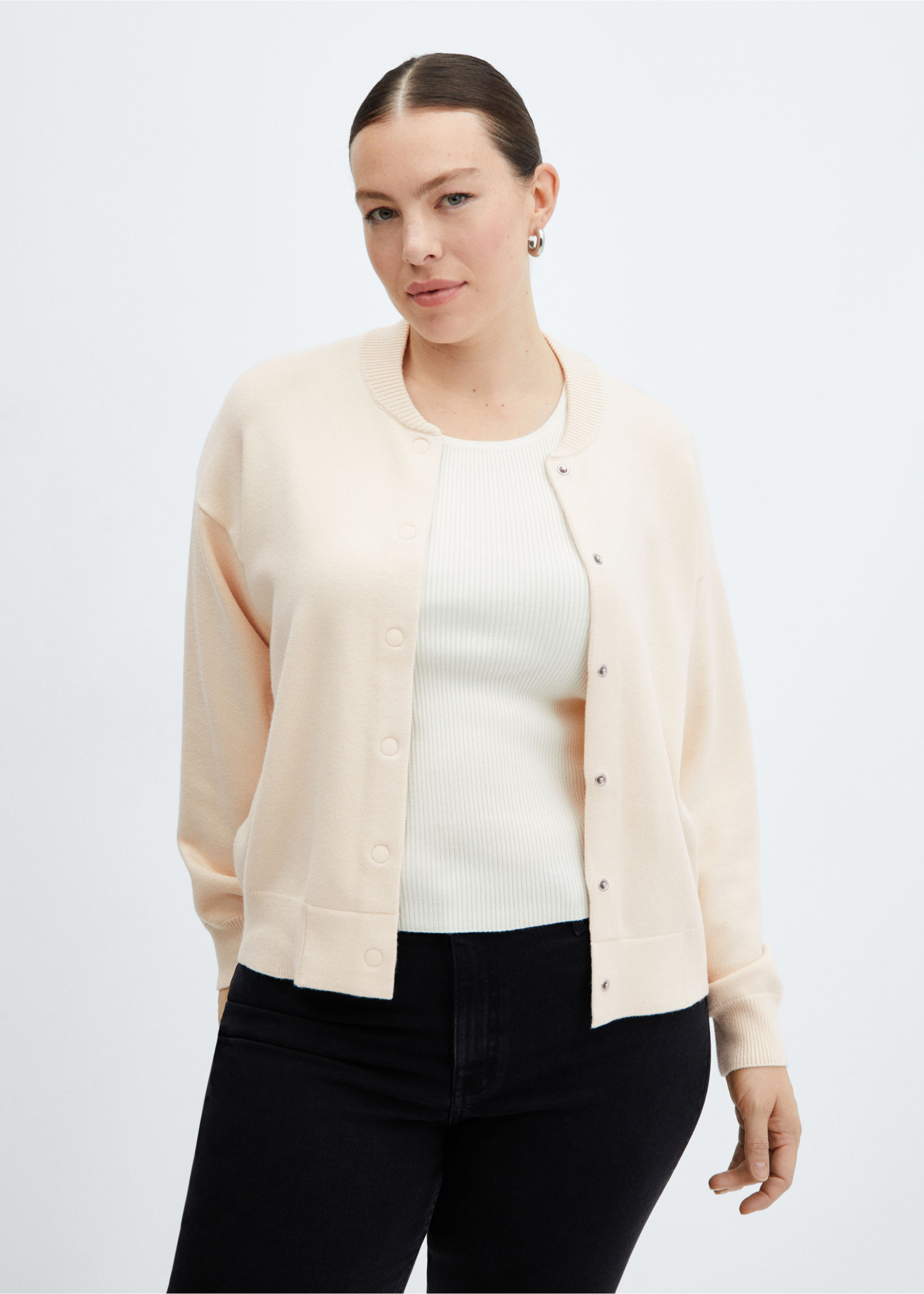 Knitted buttoned jacket - Details of the article 5