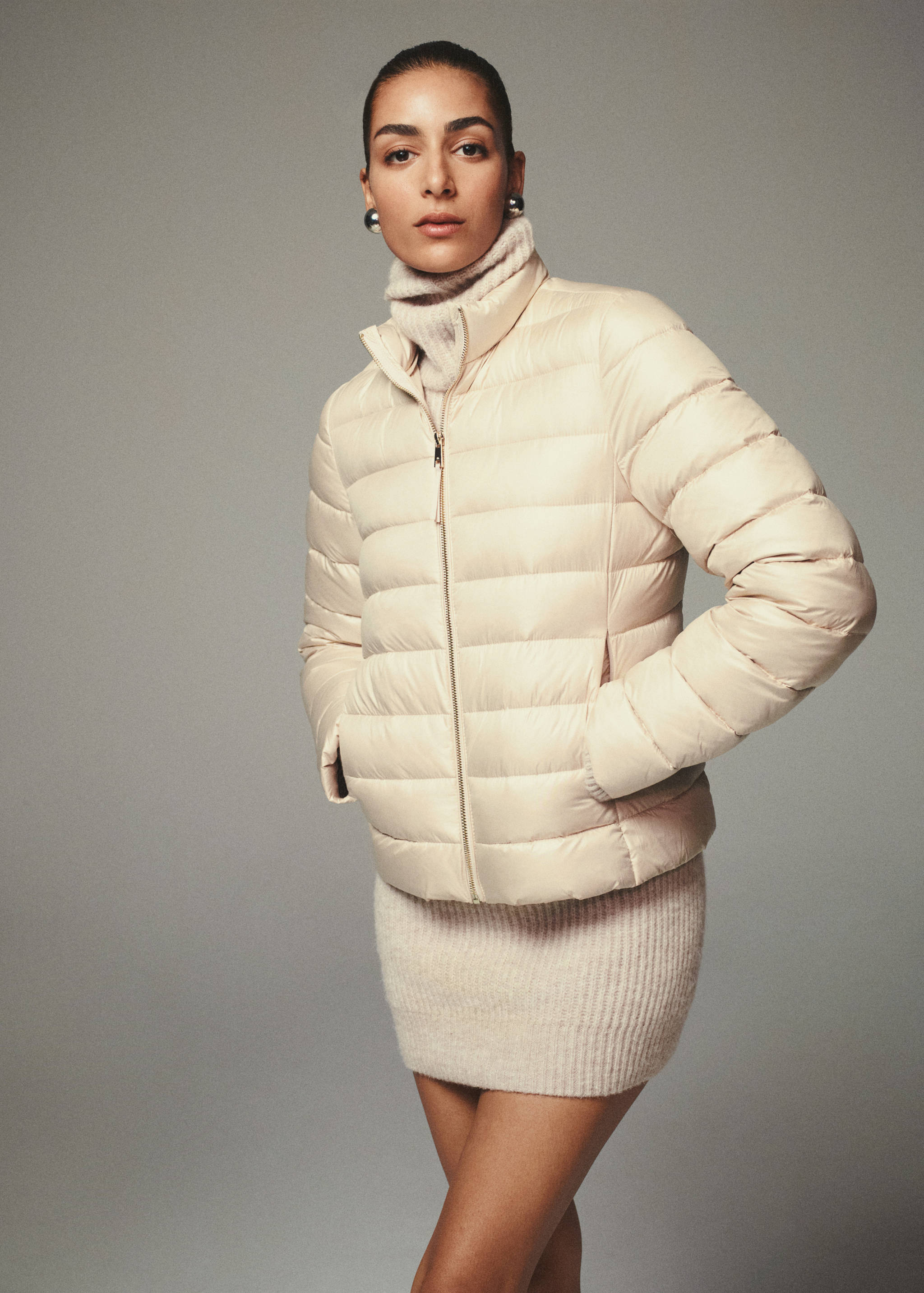 Anorak acolchado pluma - Detalle del artículo 6, Beige. Ref: 67060464-00.
