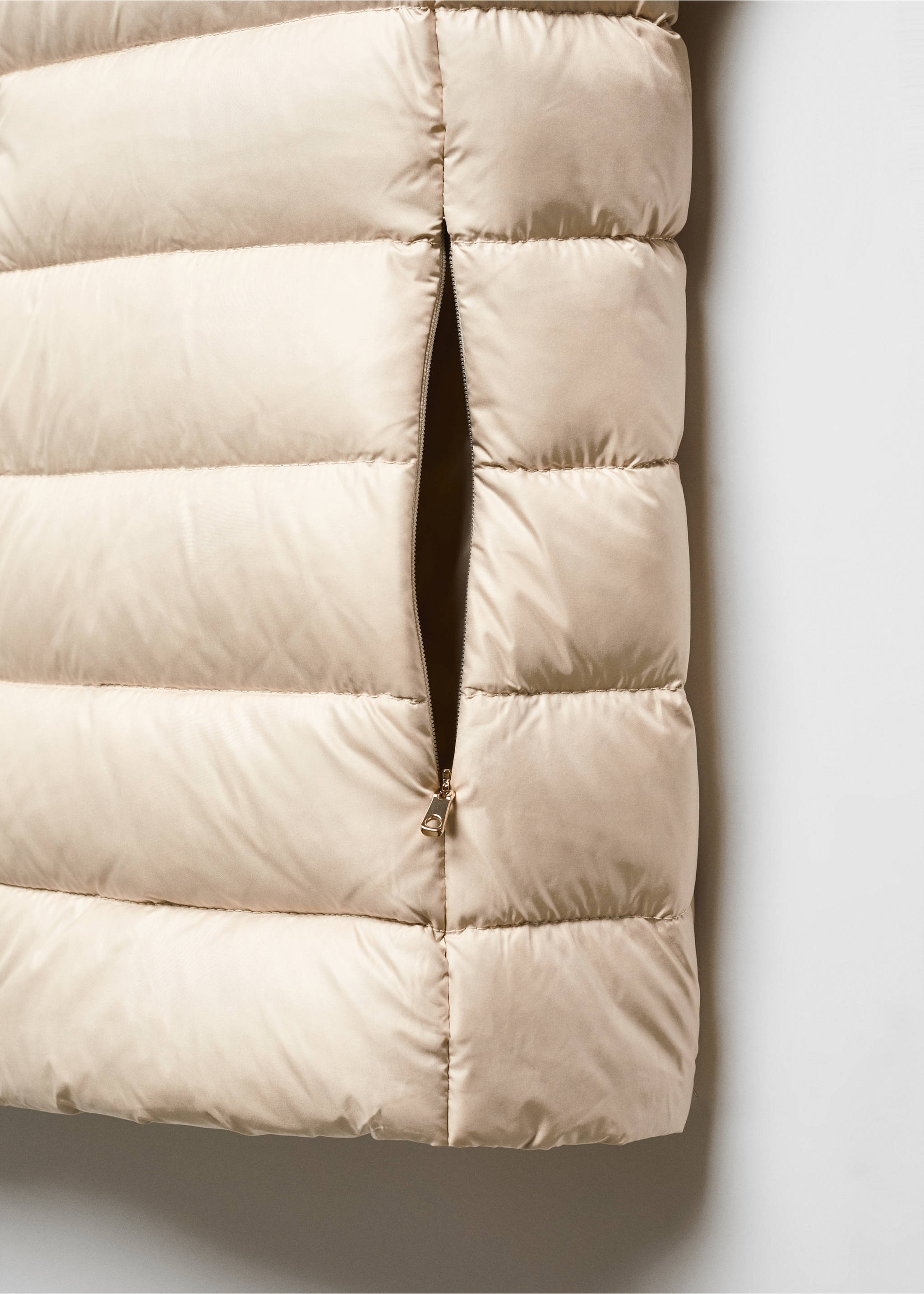 Puffer feather coat - Details of the article 8, Beige. Ref: 67060464-00.
