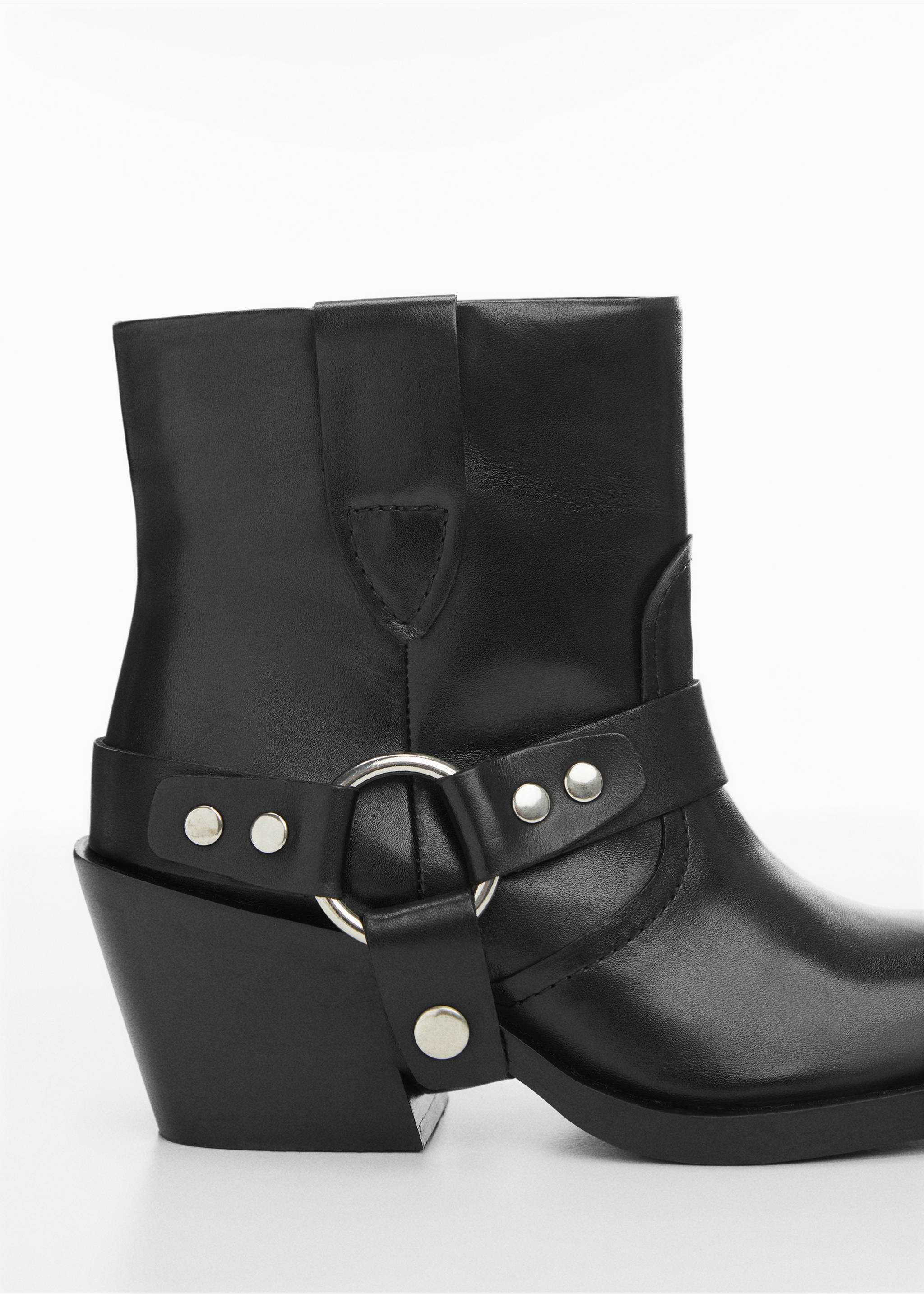 Buckle ankle boots - Details of the article 2, Black. Ref: 67060675-00.